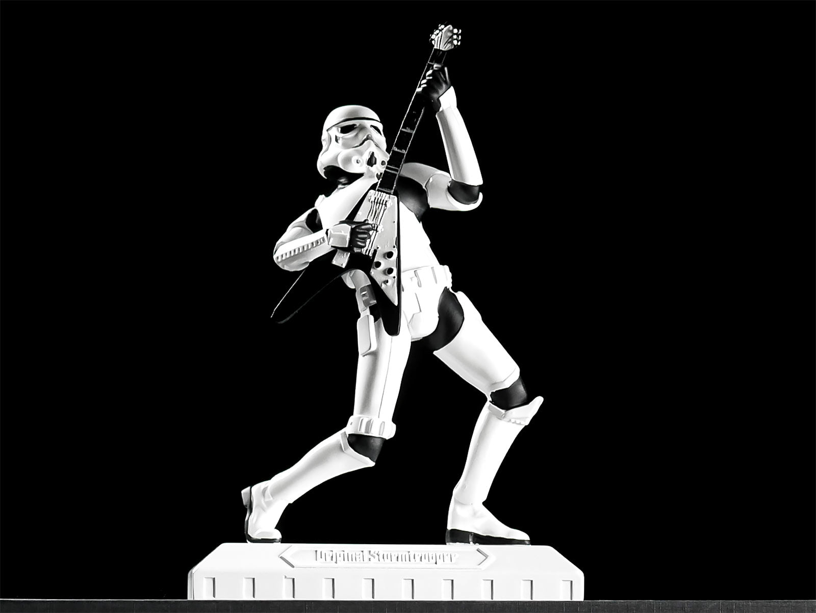 Produktbild Stormtrooper Rockstar Figur - Star Wars