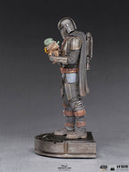 Product image Mando with Grogu BDS Art Scale Deluxe Statue - Star Wars The Mandalorian