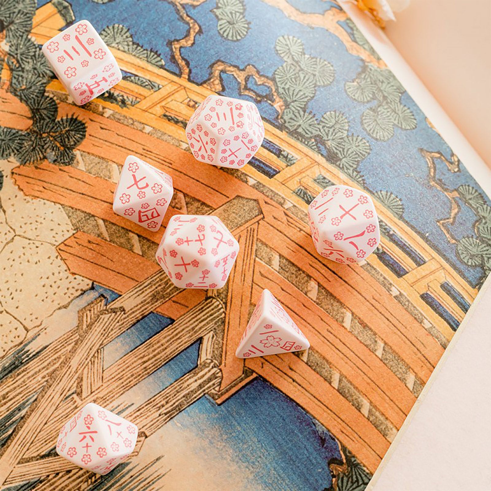 Product image Japanese - Cherry Blossom Petals RPG Dice Set 7pcs
