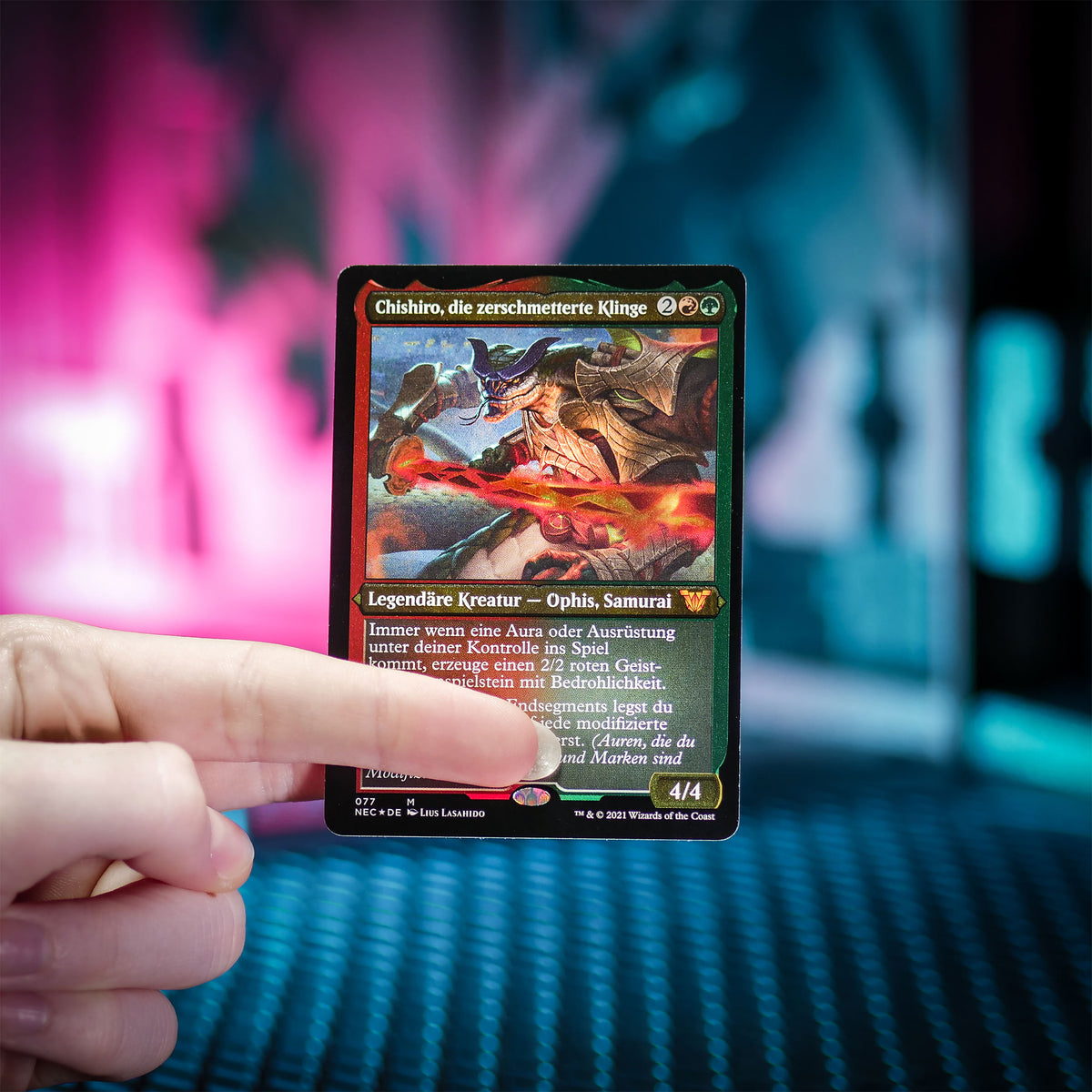 Produktbild Magic The Gathering - Kamigawa Neon-Dynastie Commander Deck Überwältigende Upgrades