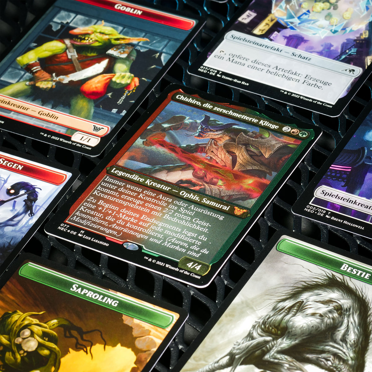 Produktbild Magic The Gathering - Kamigawa Neon-Dynastie Commander Deck Überwältigende Upgrades