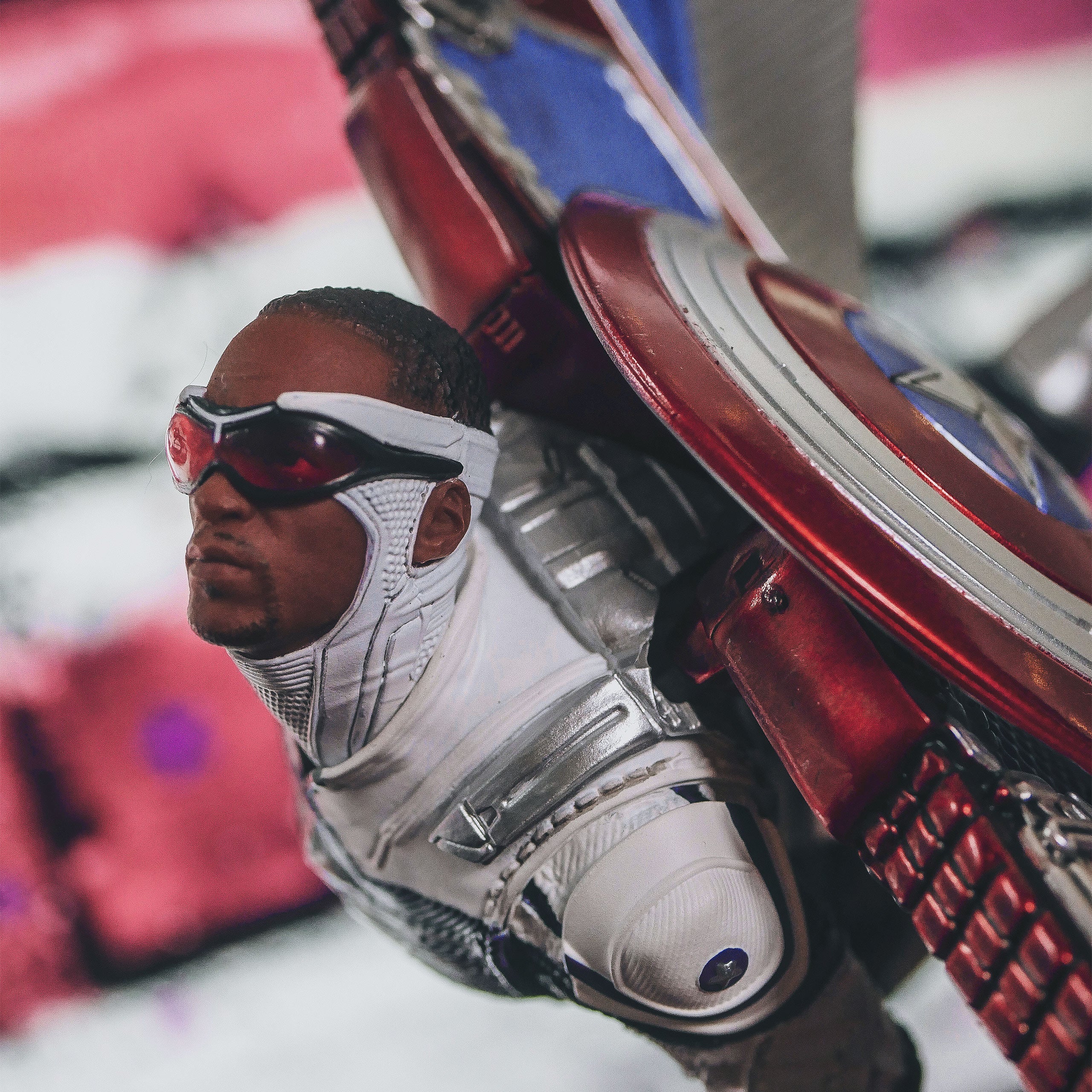 Product image The Falcon and The Winter Soldier - Captain America BDS Art Scale Deluxe Statue