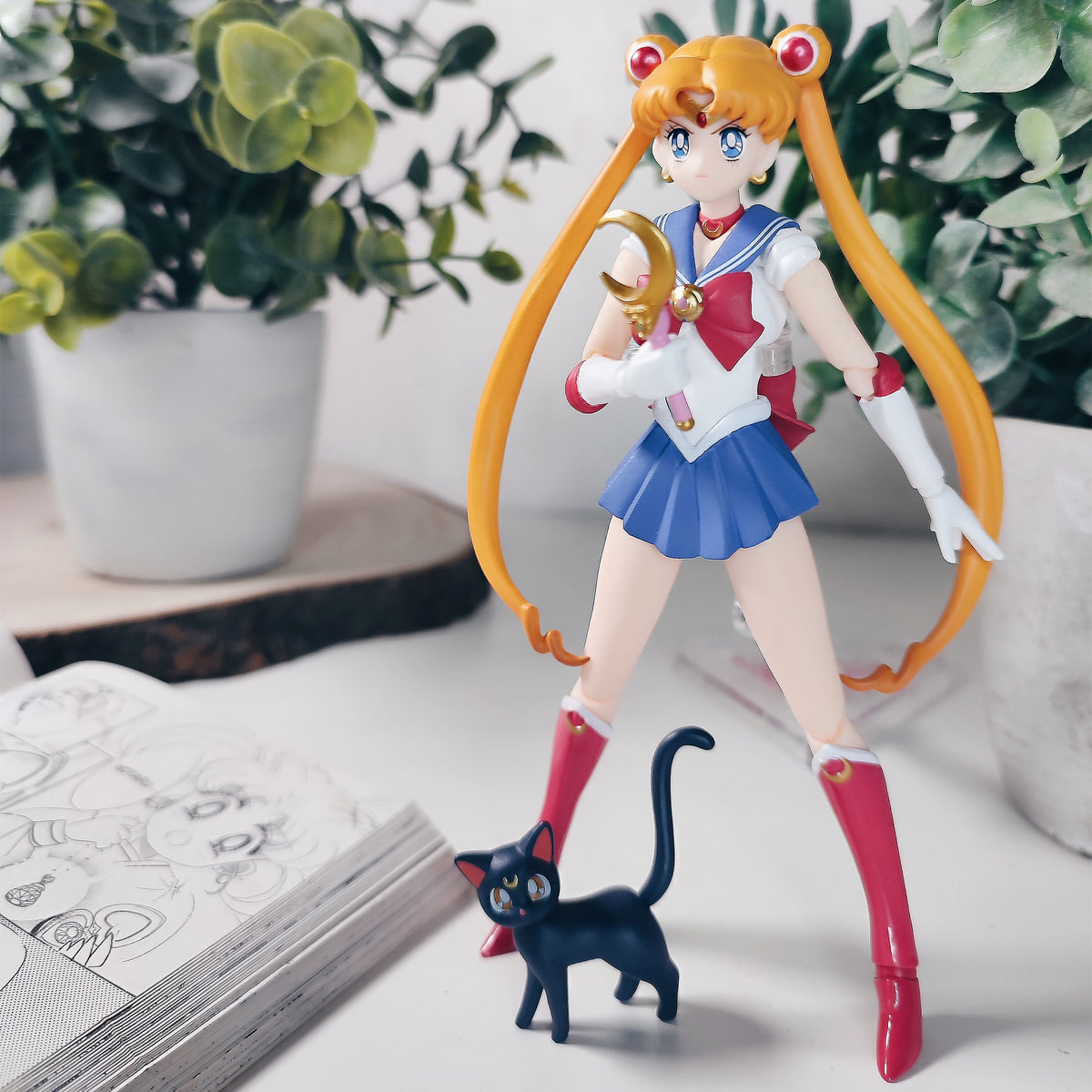 Produktbild Sailor Moon mit Luna Actionfigur Animation Color Edition