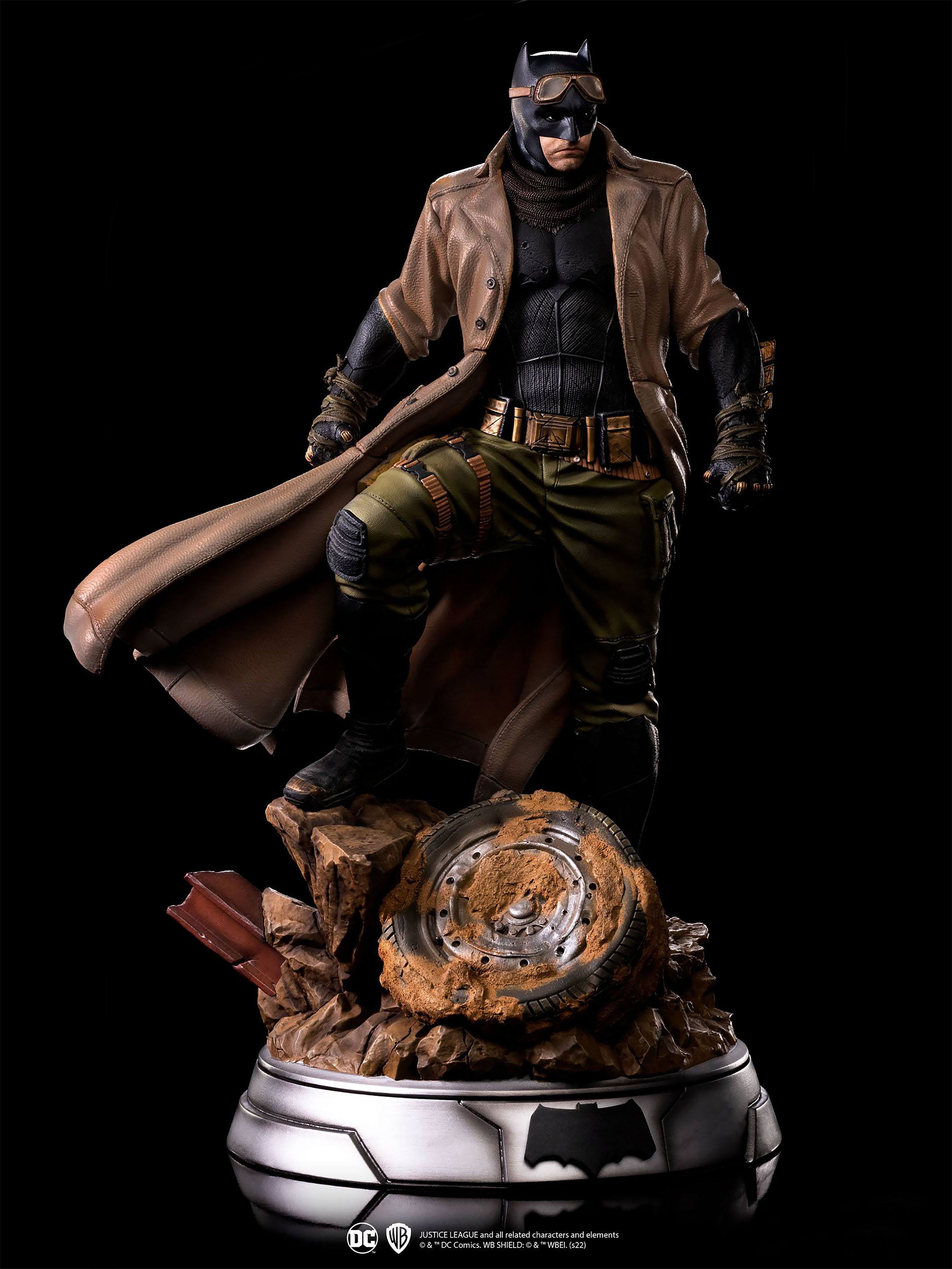 Produktbild Zack Snyders Justice League - Batman Knightmare Statue Maßstab 1:4