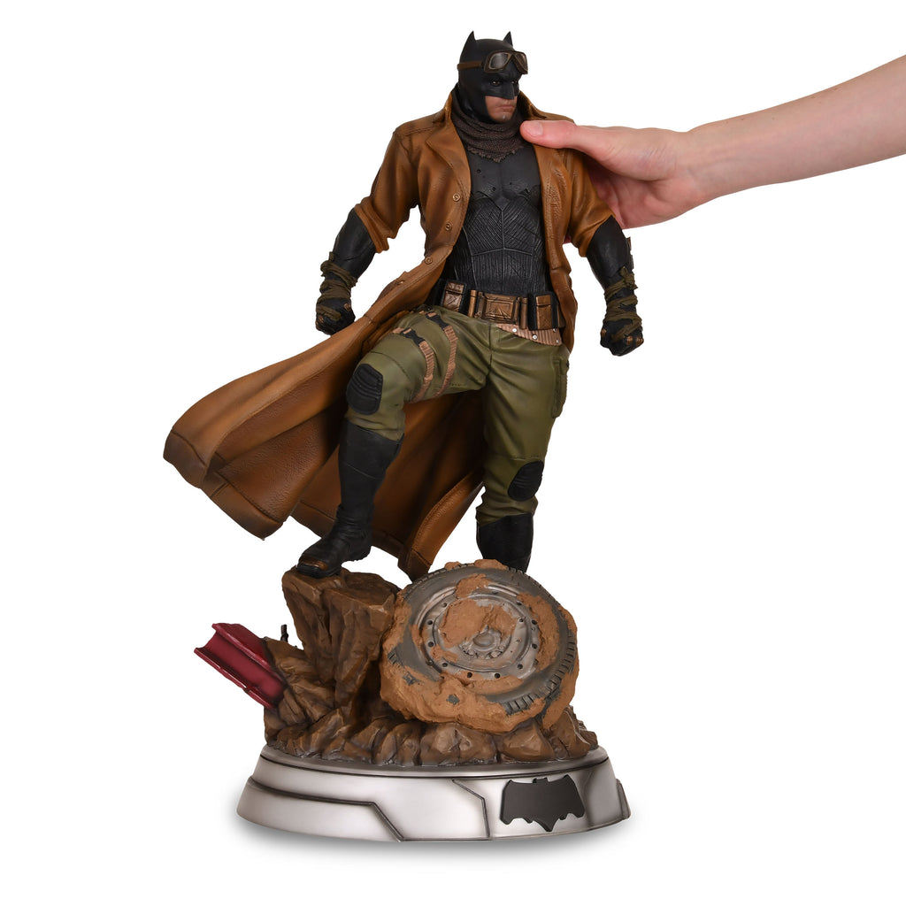 Produktbild Zack Snyders Justice League - Batman Knightmare Statue Maßstab 1:4