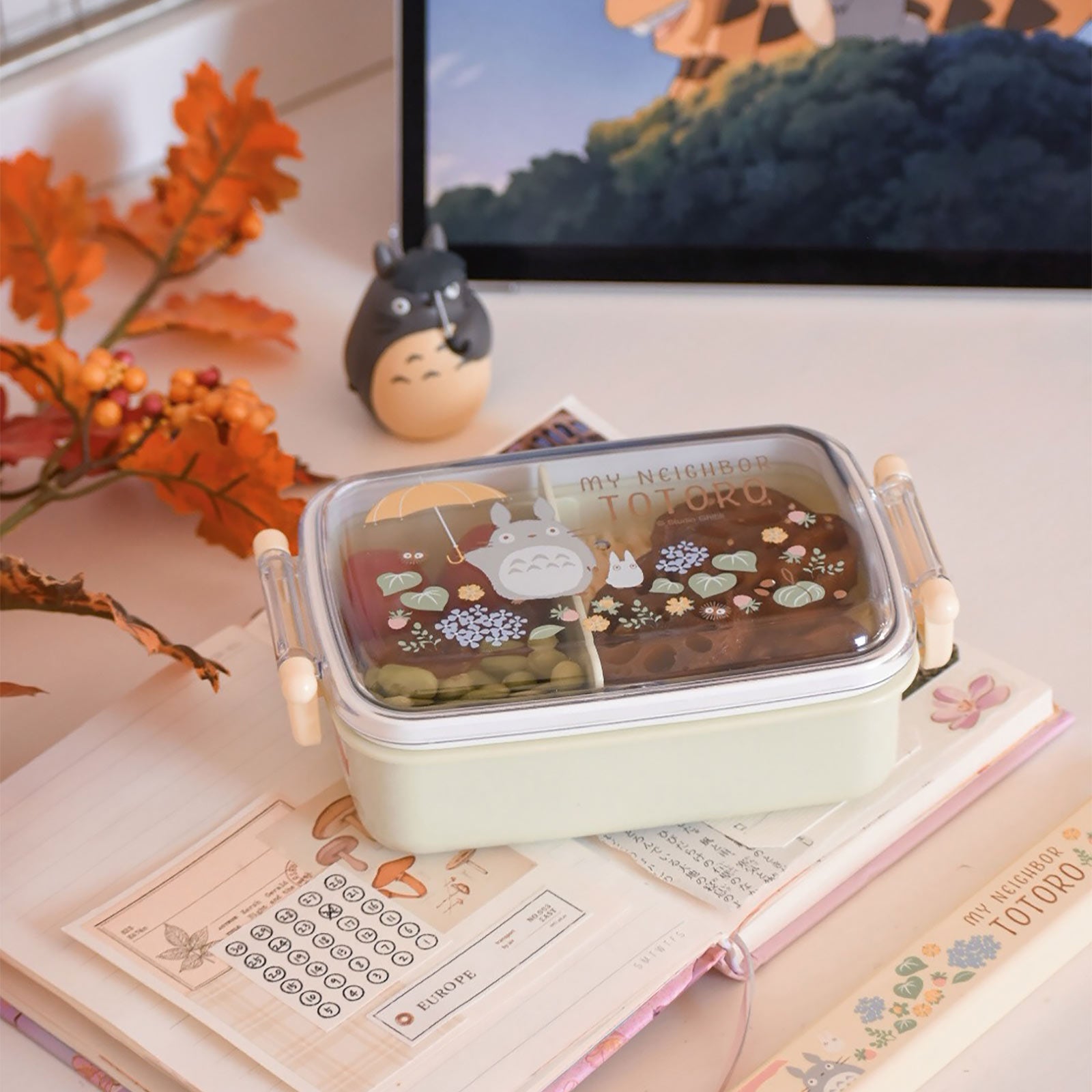 Product image Totoro - Holding Umbrella Lunchbox