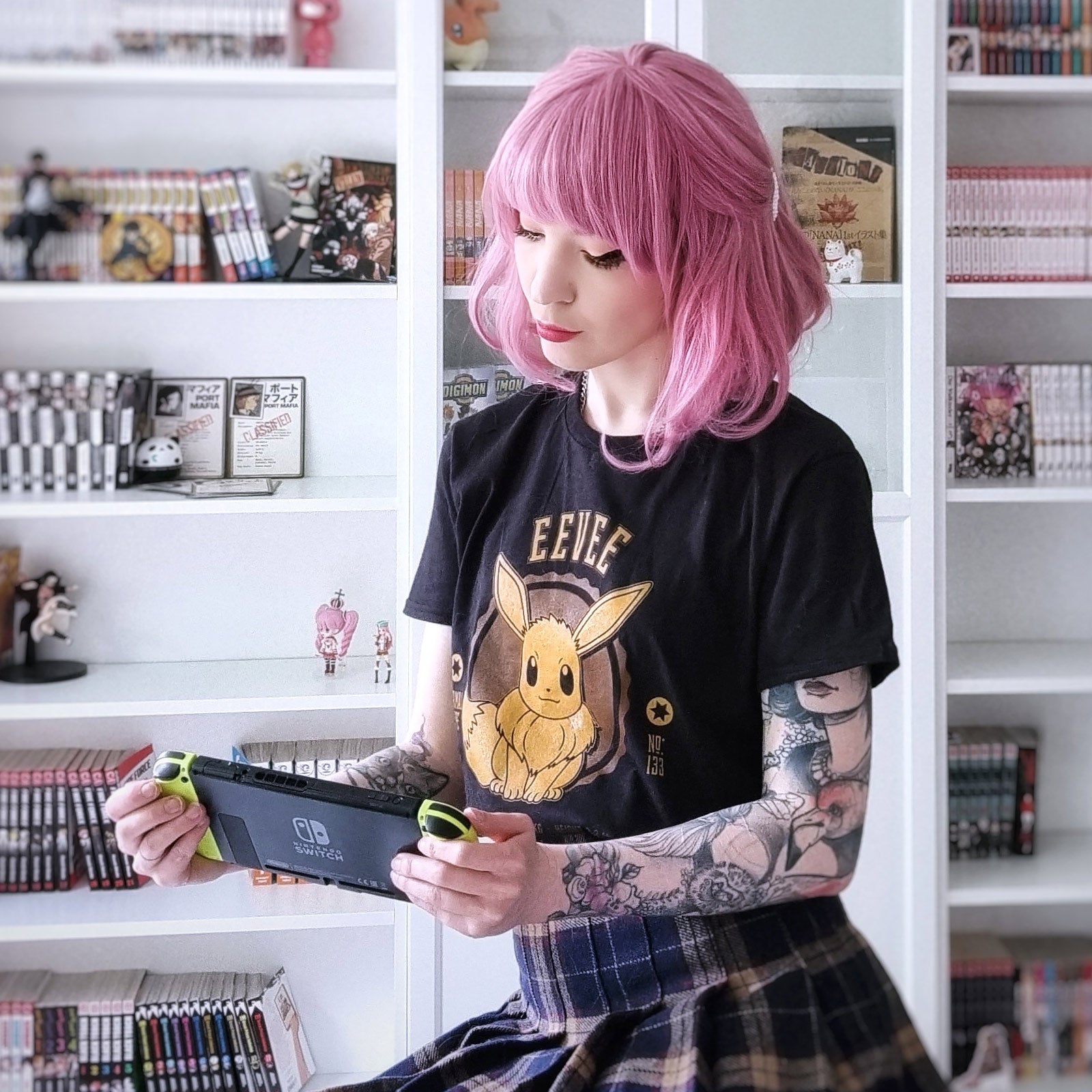 Produktbild Pokemon - Evoli College T-Shirt schwarz