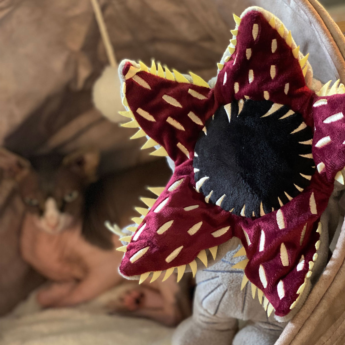 Produktbild Stranger Things - Demogorgon Plüsch Figur 26 cm