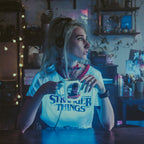 Produktbild Stranger Things - Distressed Logo Crop Top weiß