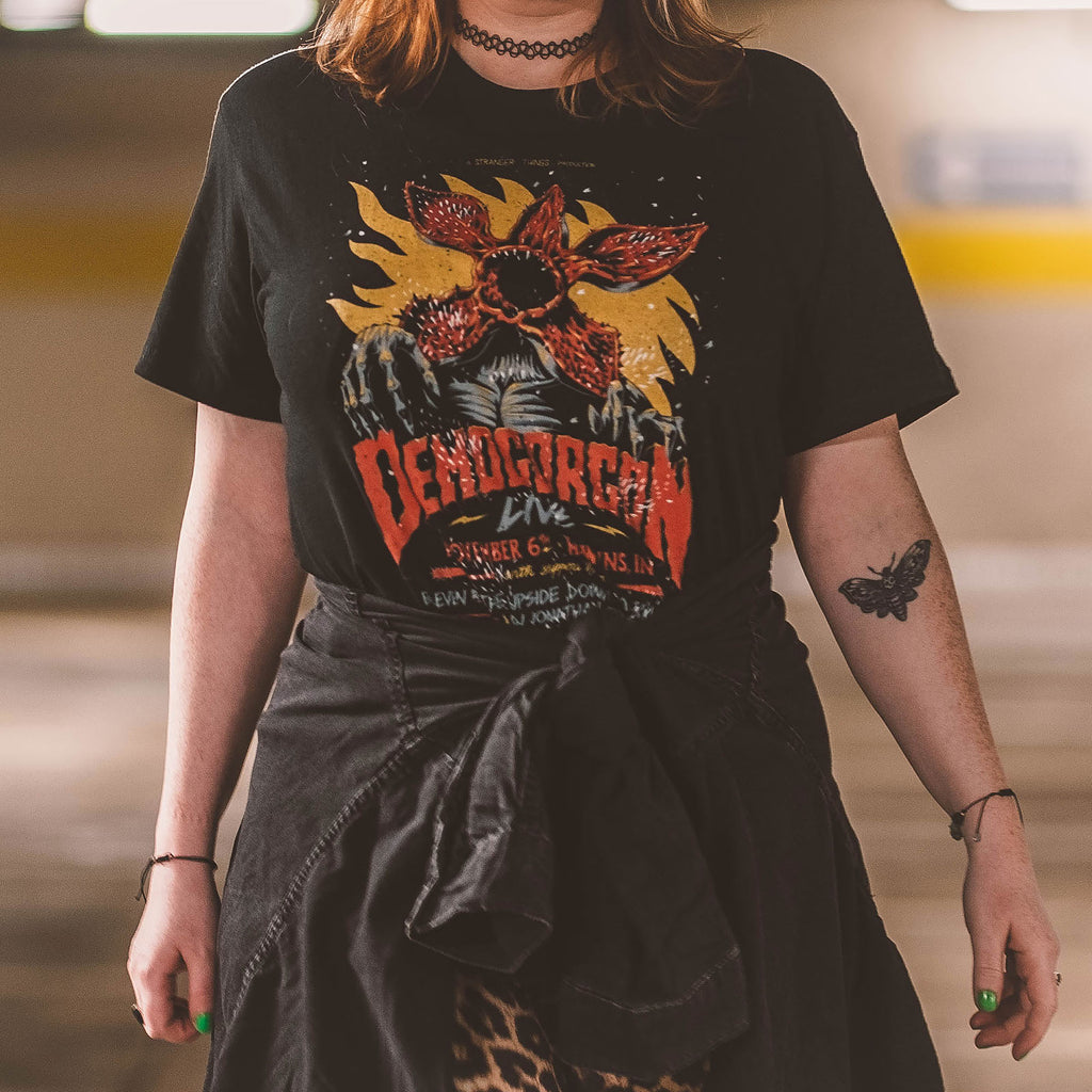Produktbild Stranger Things - Demogorgon Live Poster T-Shirt schwarz