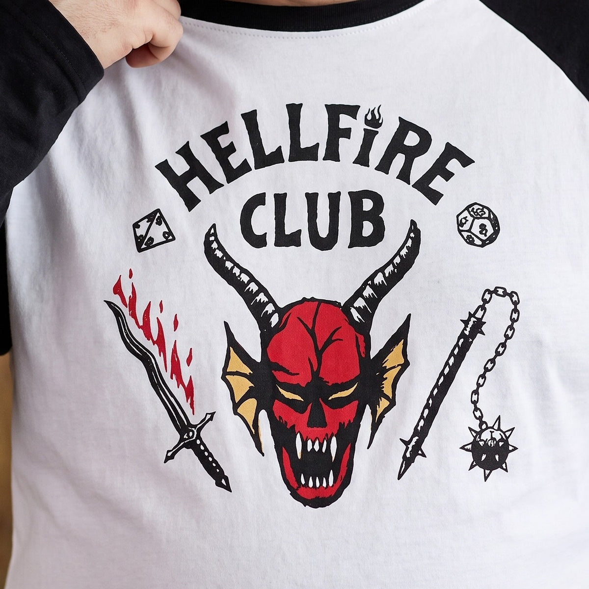 Produktbild Stranger Things - Hellfire Club Wappen Longsleeve