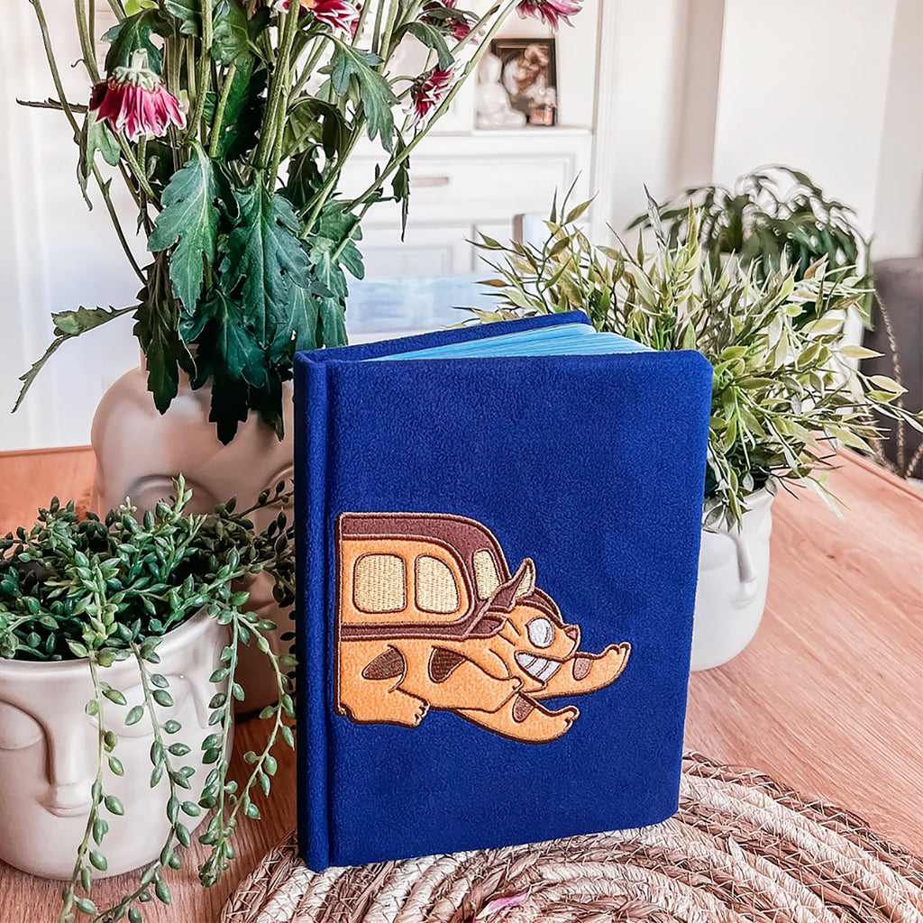 Produktbild Mein Nachbar Totoro - Katzenbus Plüsch Notizbuch