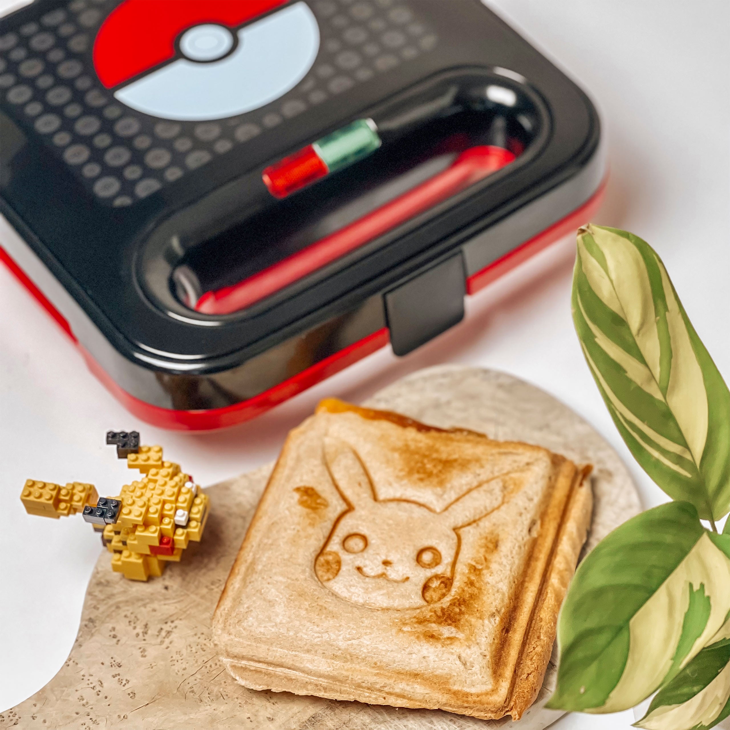 Produktbild Pokemon - Pikachu und Pokeball Sandwichmaker