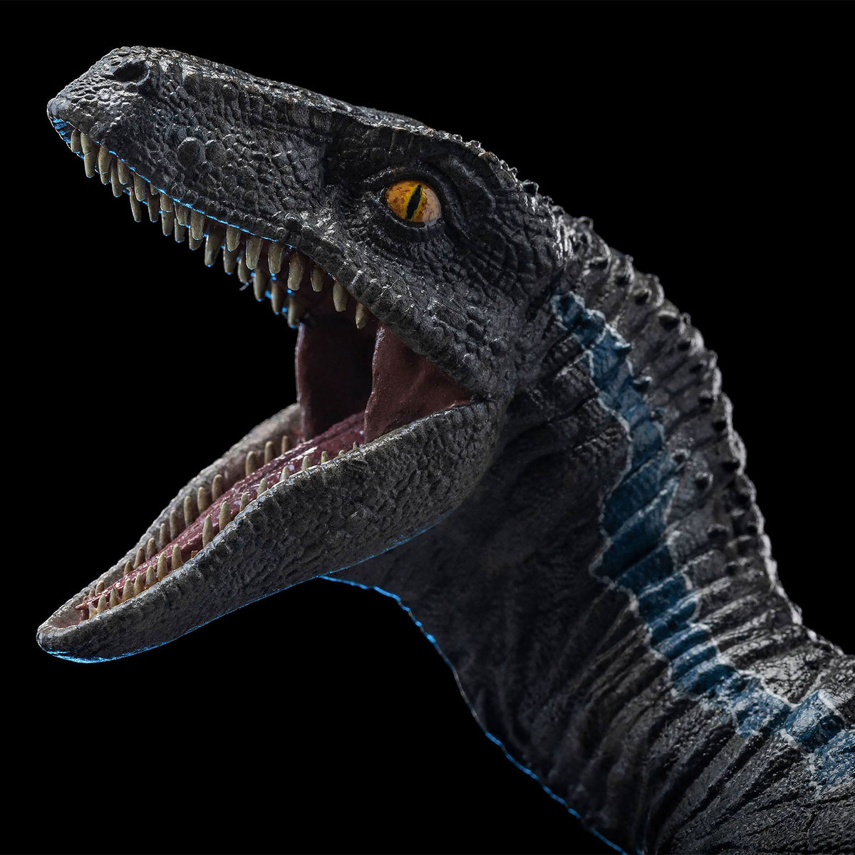 Product image Jurassic World - Blue Art Scale Deluxe Statue