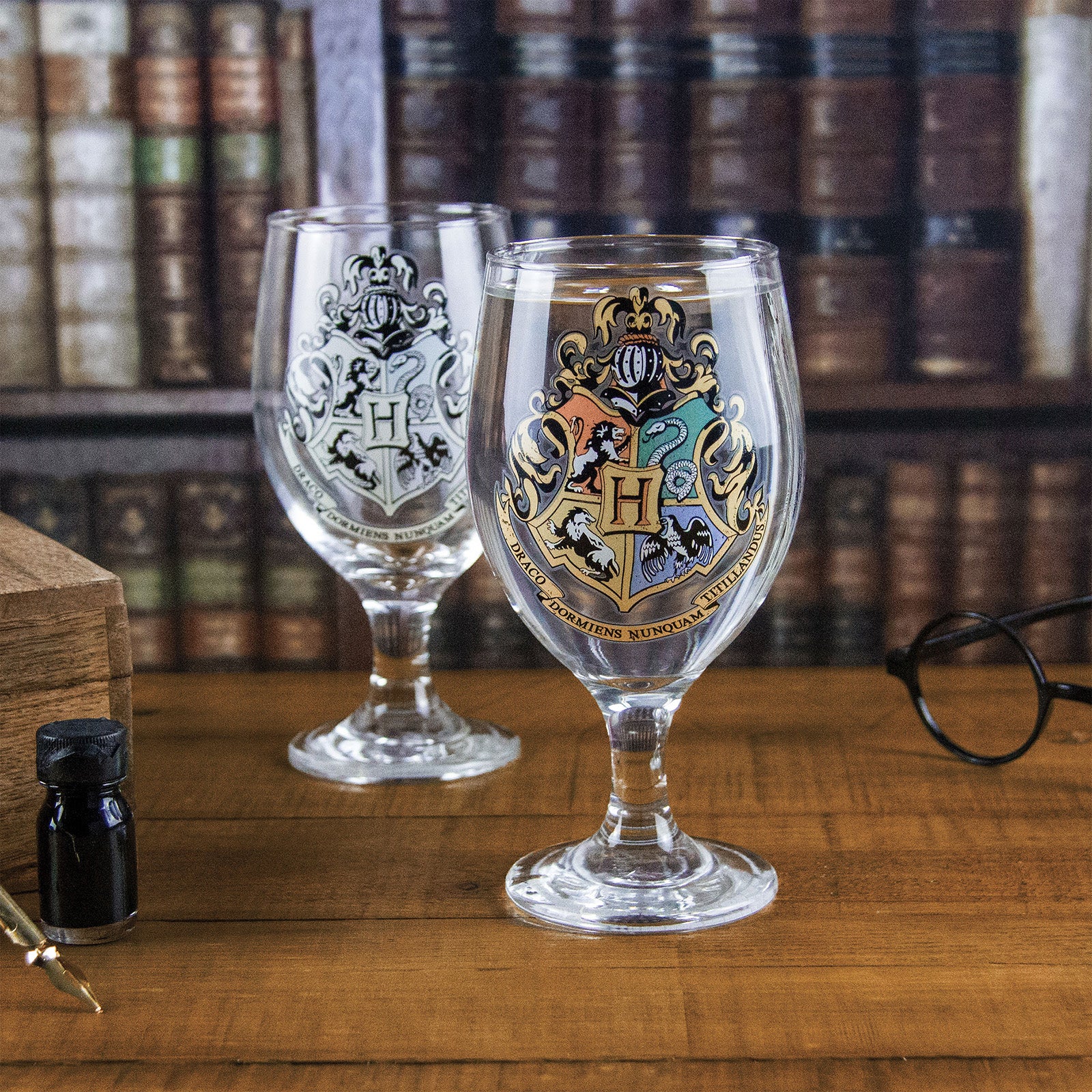Produktbild Harry Potter - Hogwarts Wappen Farbwechsel Glas