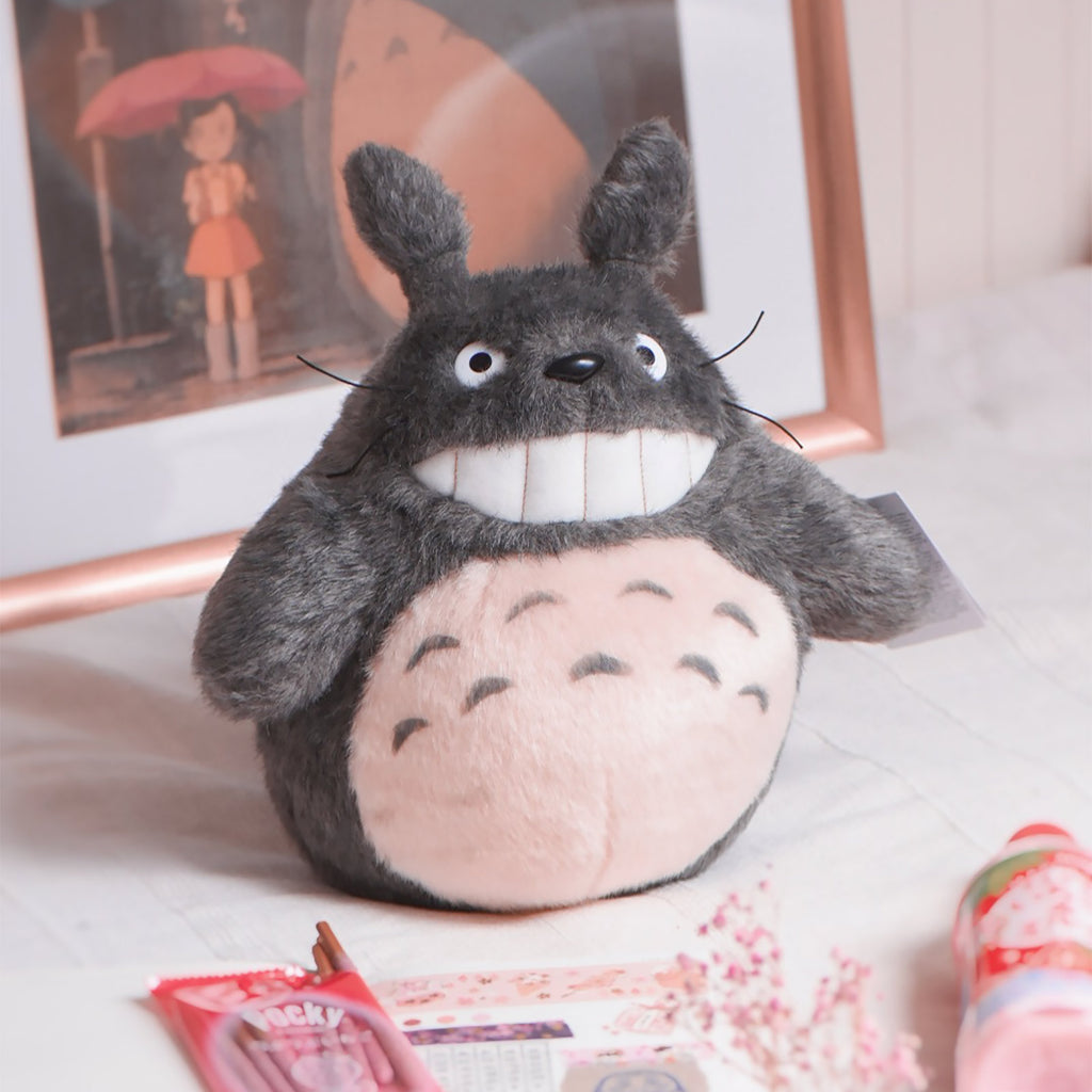 Produktbild Totoro - Smiling Plüsch Figur grau
