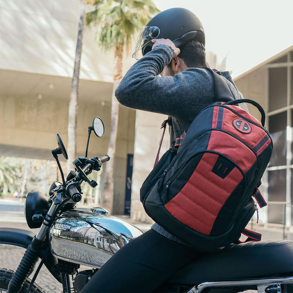 Produktbild Deadpool Logo Rucksack schwarz-rot