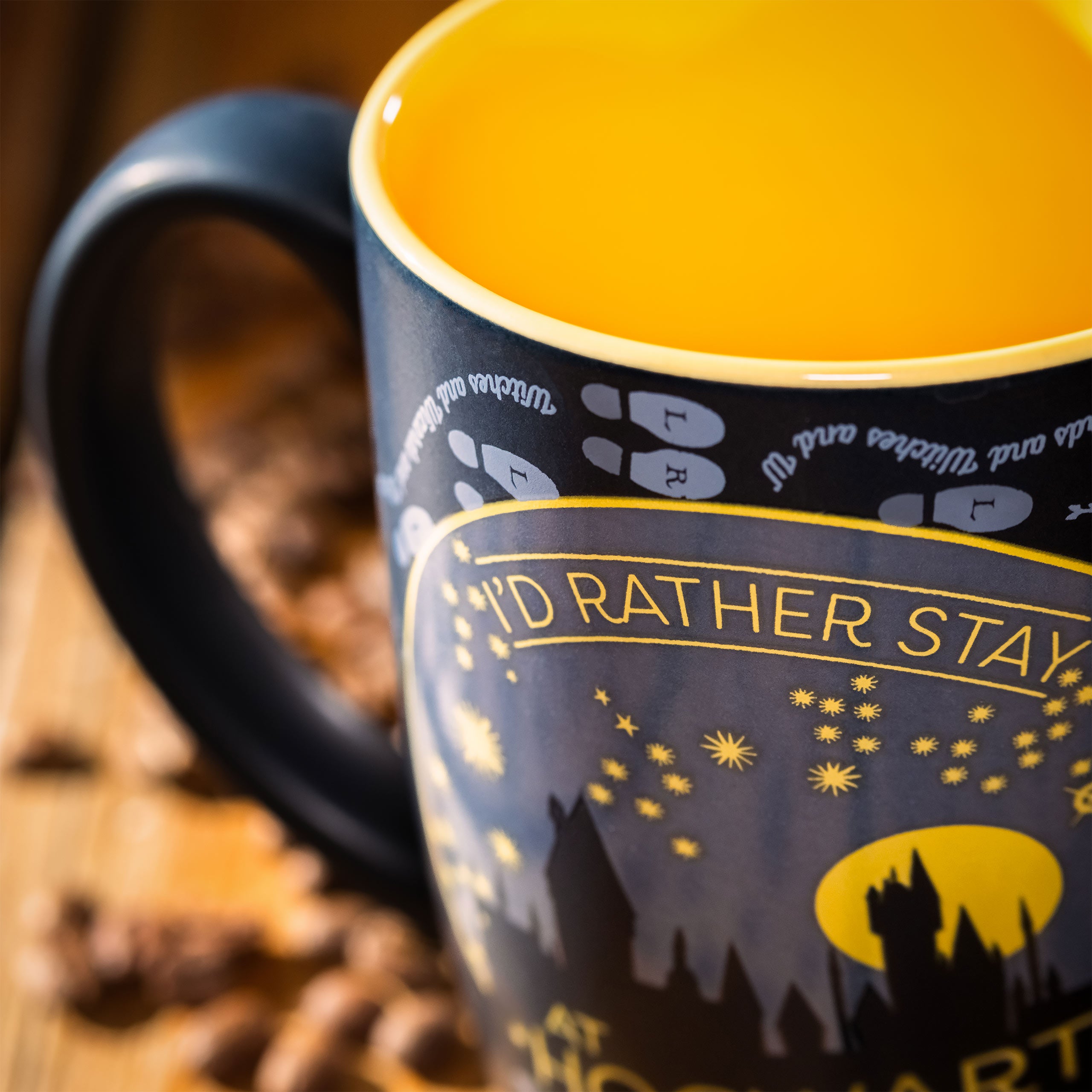 Produktbild Harry Potter - Rather Stay At Hogwarts Tasse