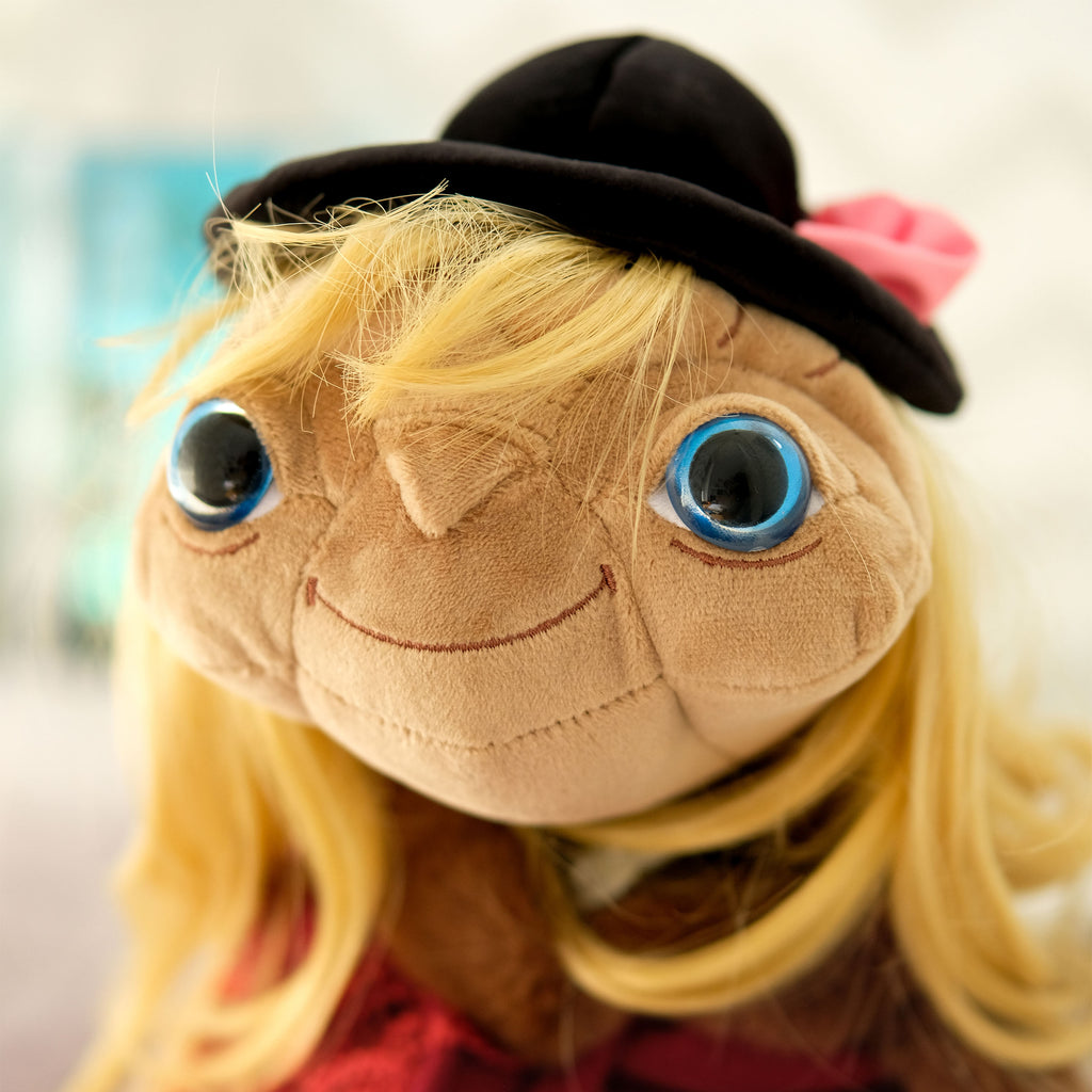 Produktbild E.T. Plüsch Figur mit Kleid und Hut