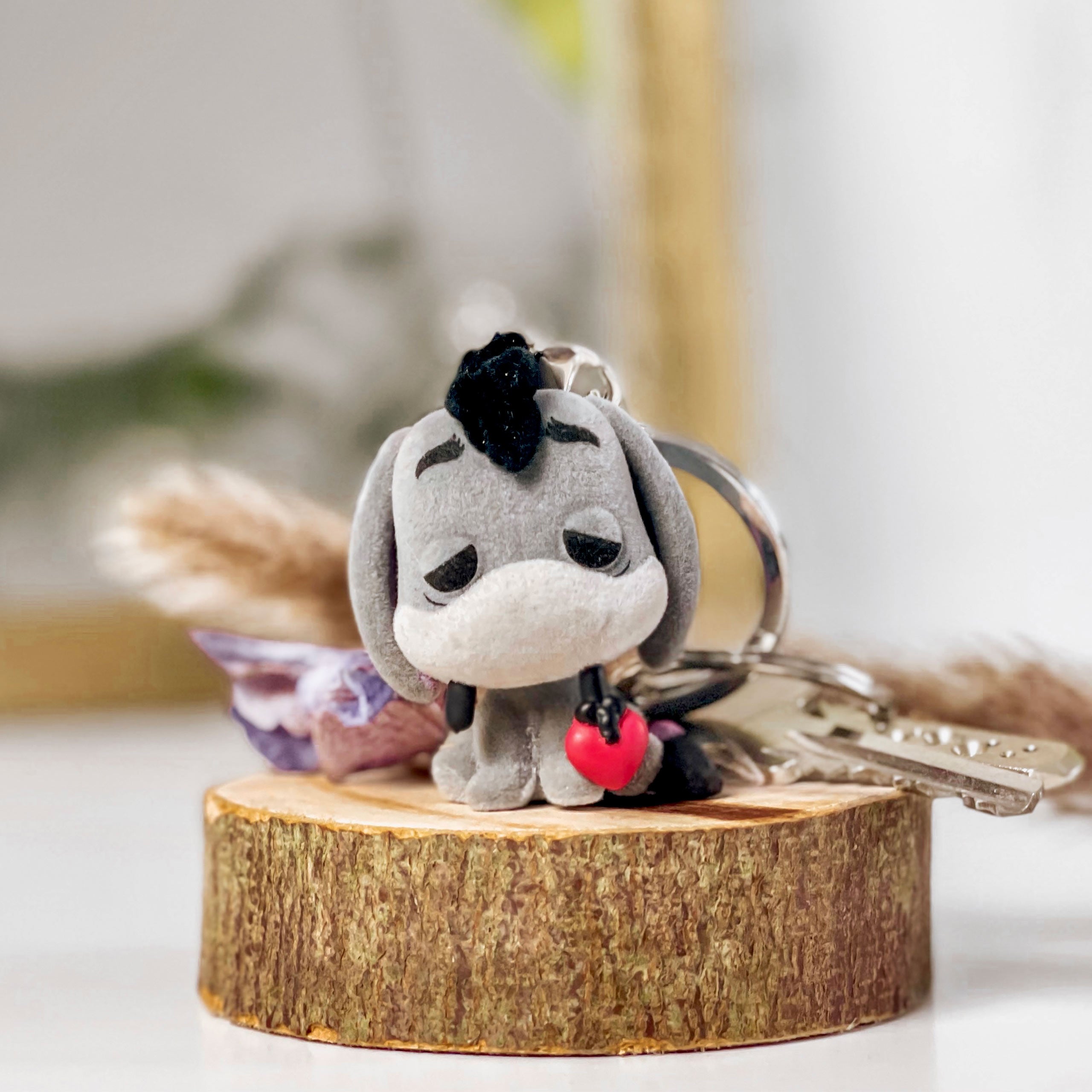 Produktbild Winnie Puuh - I-Aah mit Herz Funko Pop Schlüsselanhänger