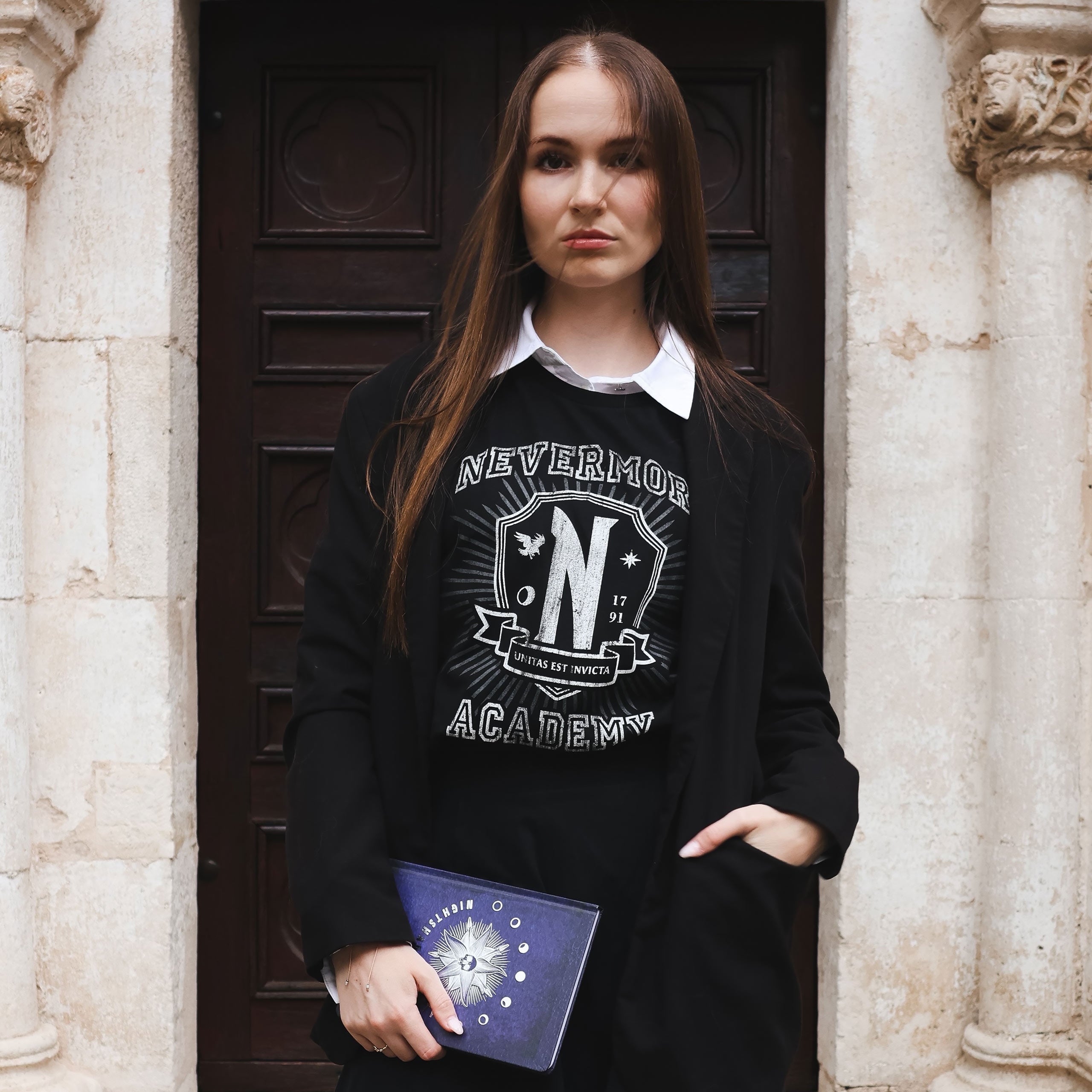 Produktbild Wednesday - Nevermore Academy T-Shirt schwarz