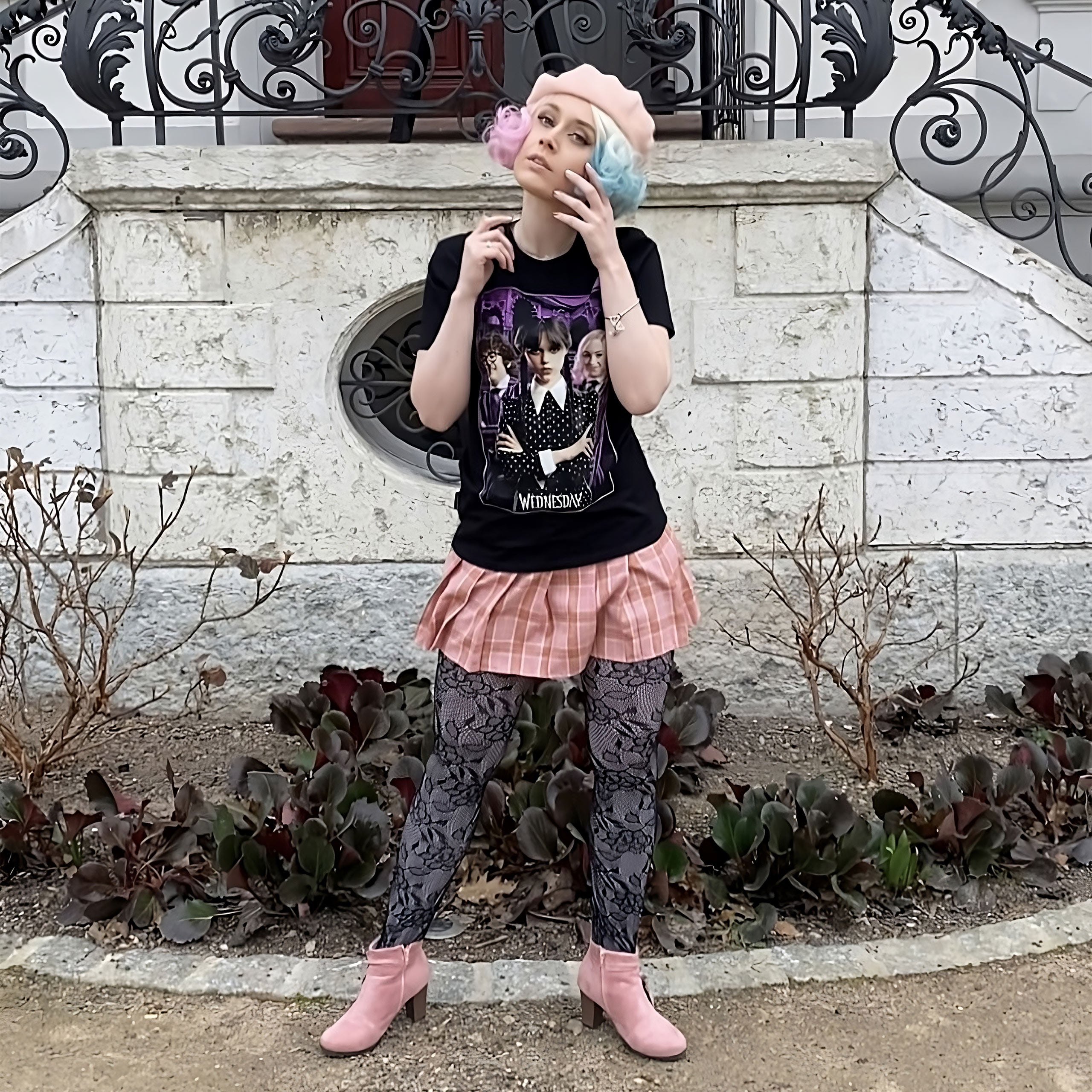Produktbild Wednesday mit Enid und Eugene Collage T-Shirt schwarz