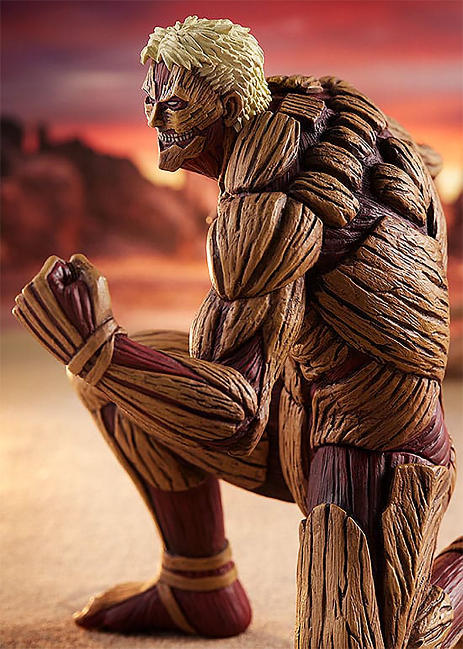 Produktbild Attack on Titan - Reiner Braun Figur Armored Titan Version