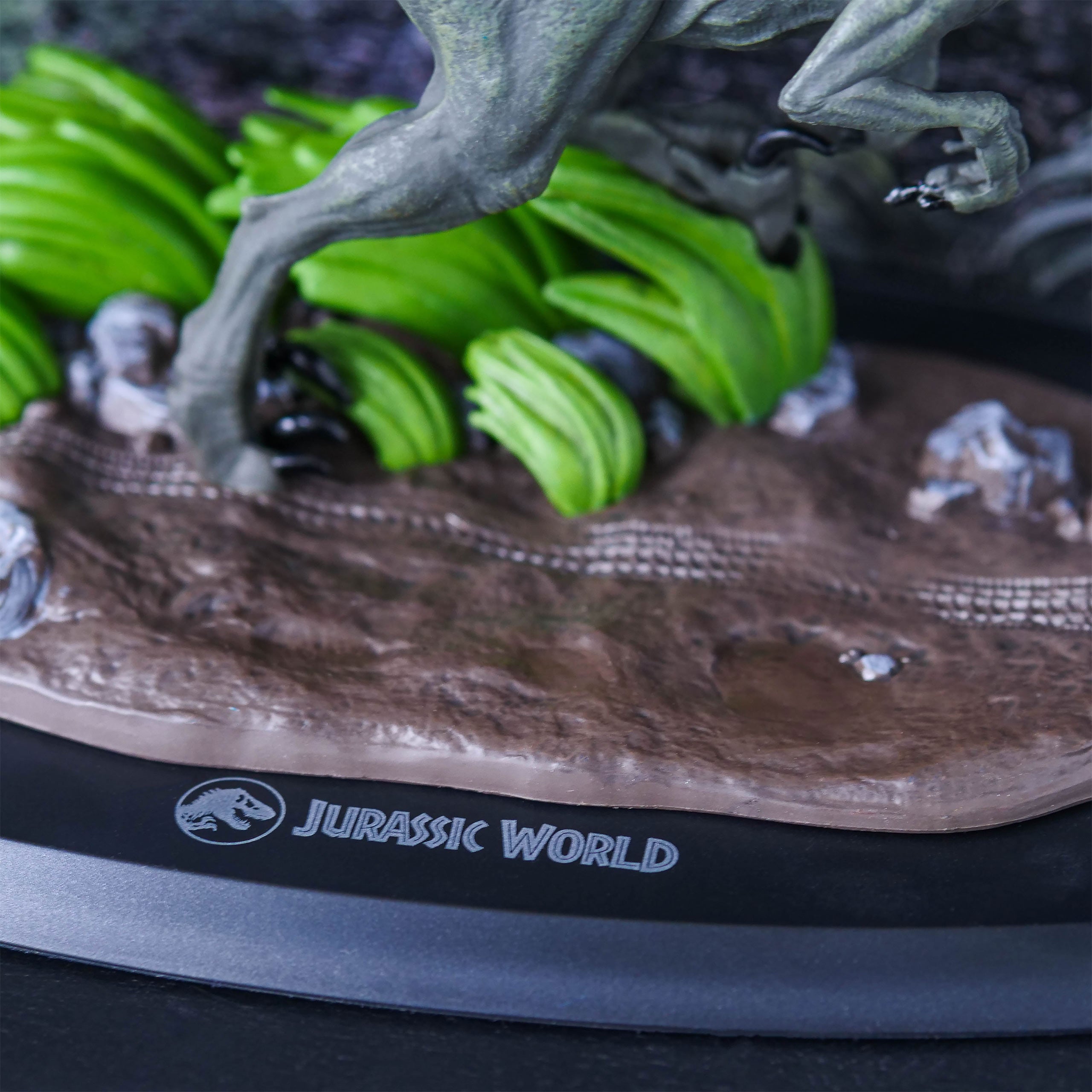 Produktbild Jurassic Park - Blue Velociraptor Diorama Figur