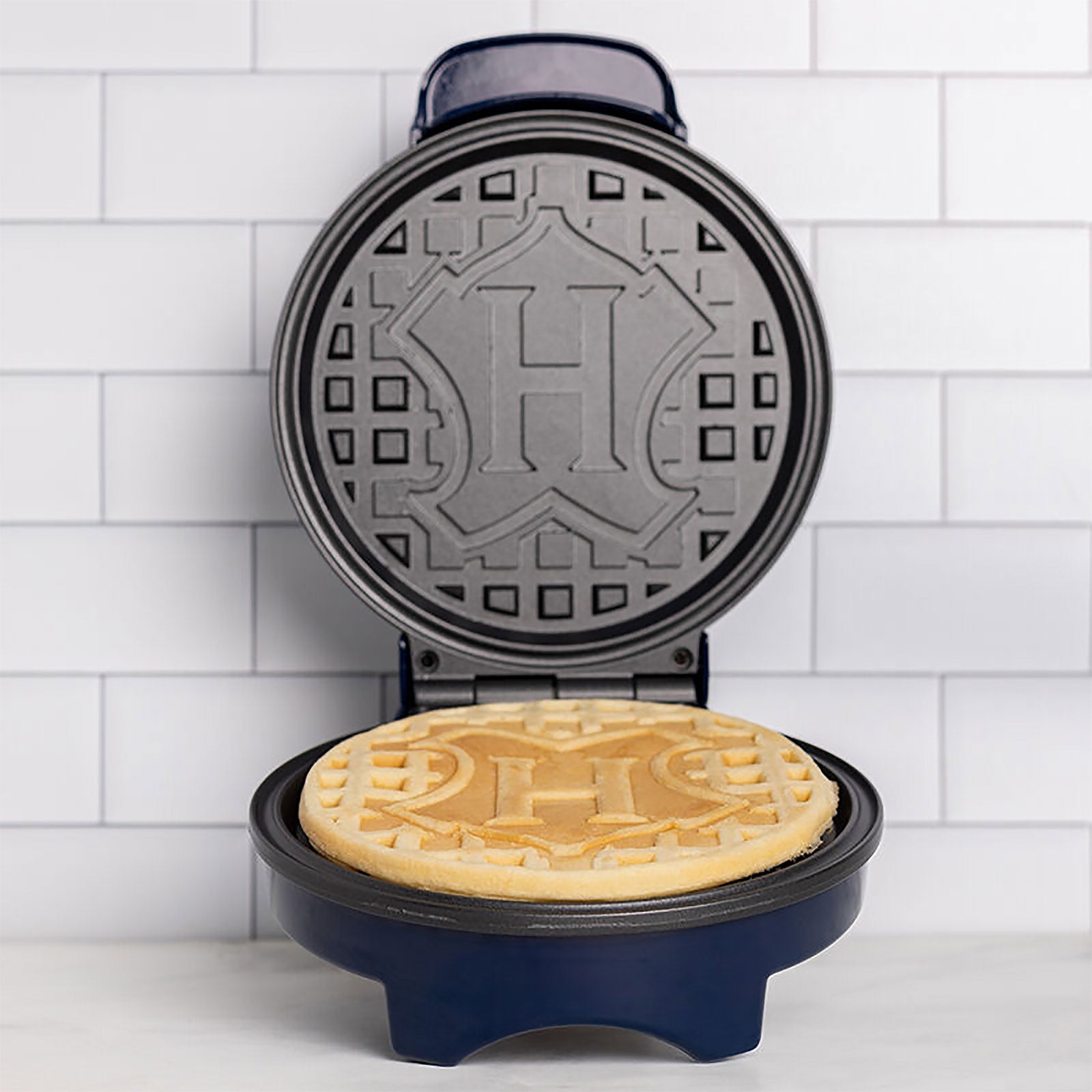 Produktbild Harry Potter - Hogwarts Wappen Waffeleisen