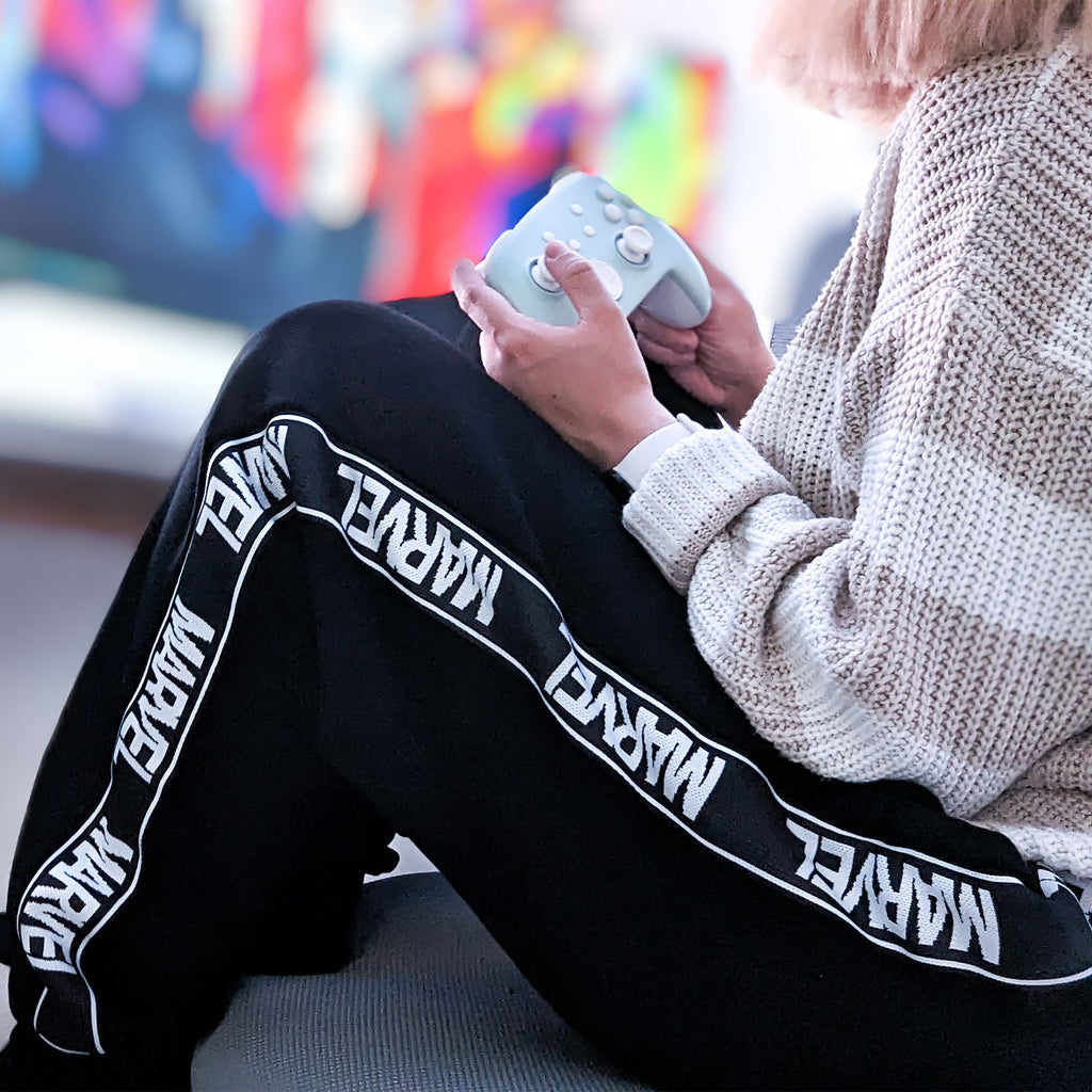 Produktbild Marvel - Logo Sweathose schwarz