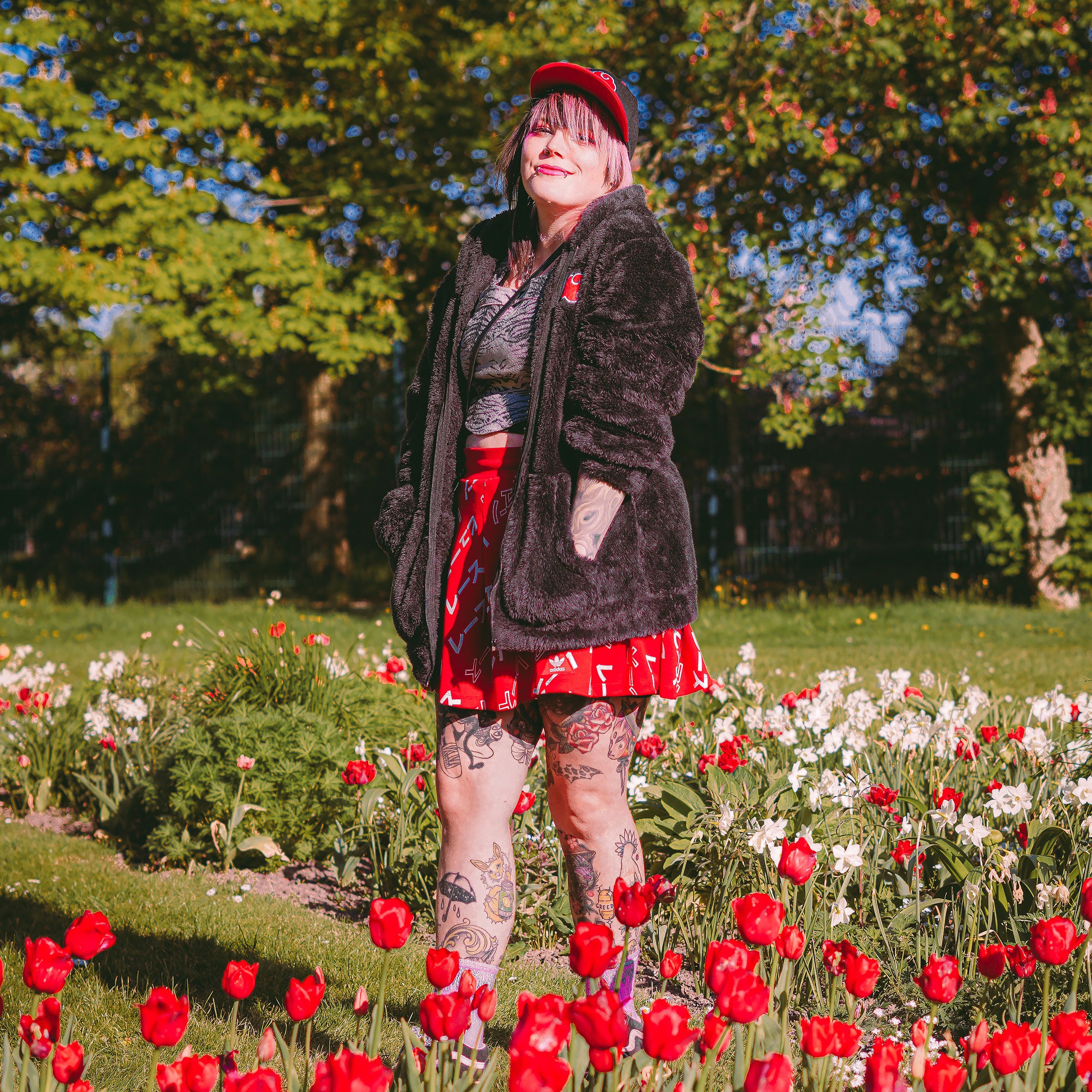 Produktbild Naruto - Akatsuki Plüsch Jacke mit Kapuze schwarz