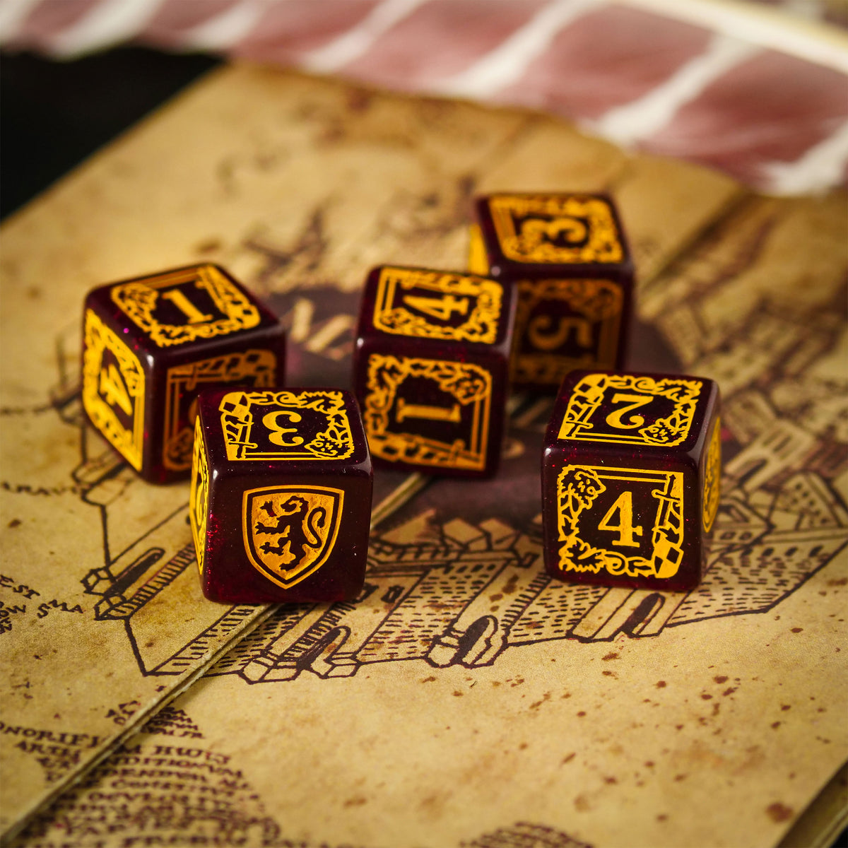 Produktbild Harry Potter - Gryffindor RPG Würfel Set 5tlg mit Würfelbeutel rot