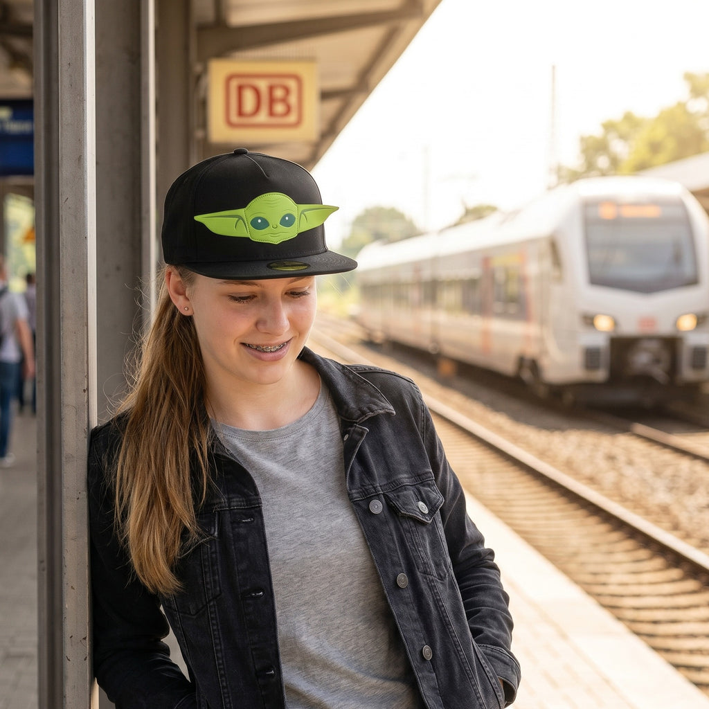 Produktbild Grogu Snapback Cap schwarz - Star Wars The Mandalorian