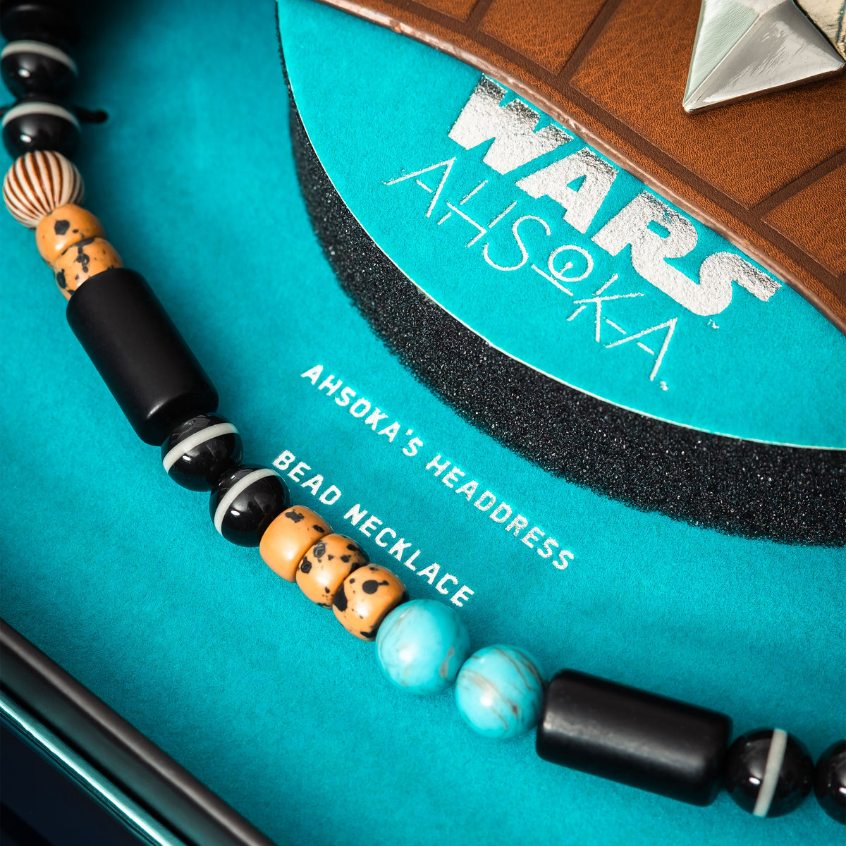 Produktbild Star Wars - Ahsoka Stirnband und Gürtelperlen Replik limitiert