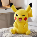 Produktbild Pokemon - Pikachu Plüsch Figur 27 cm