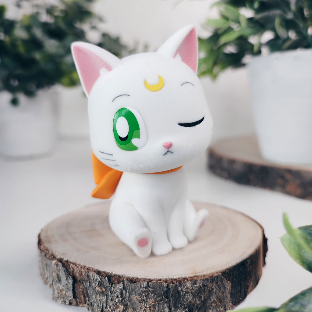 Produktbild Sailor Moon Cosmos - Artemis Fluffy Puffy Figur Version B