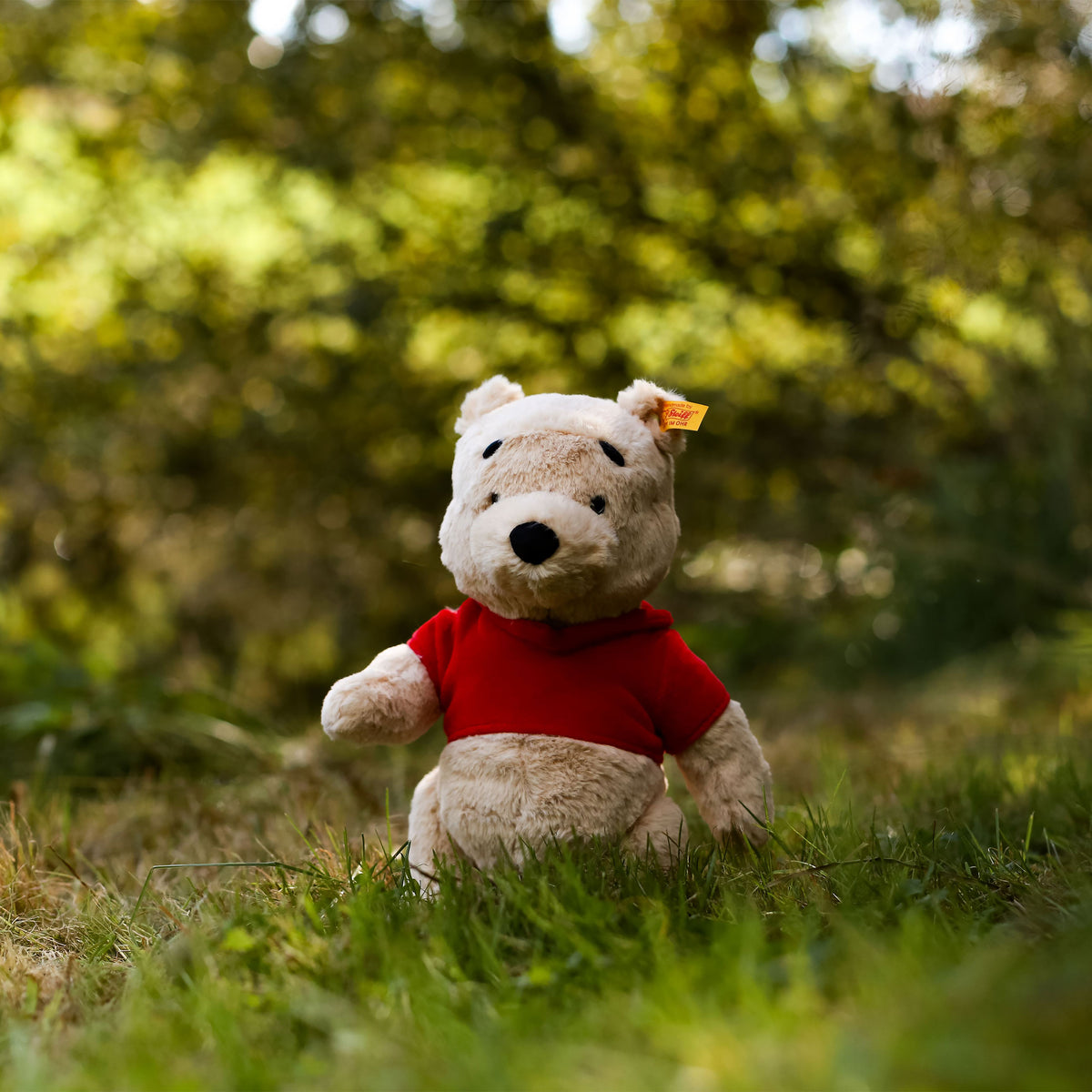 Product image Winnie the Pooh - Collector's Figure by Steiff