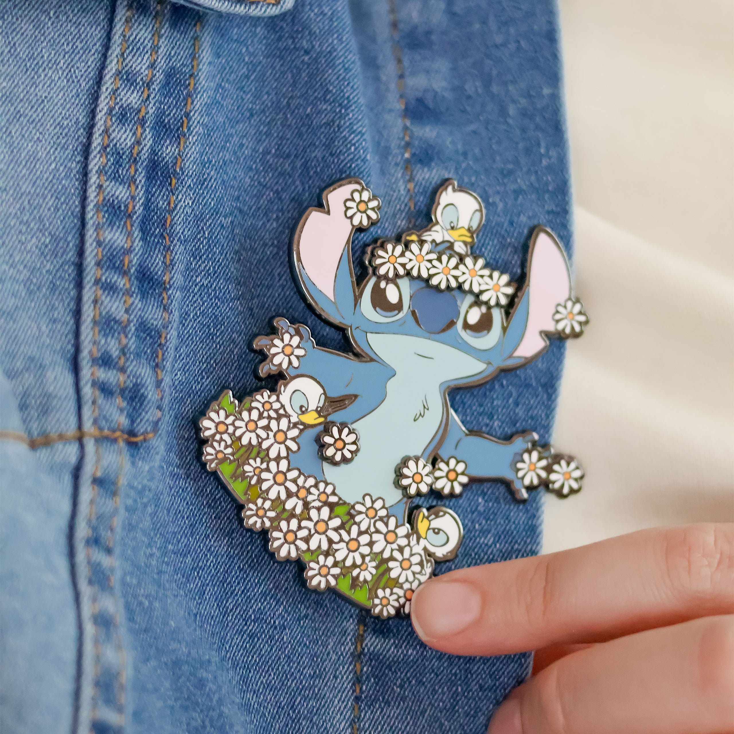 Produktbild Stitch Springtime Funko Pop Pin - Lilo & Stitch