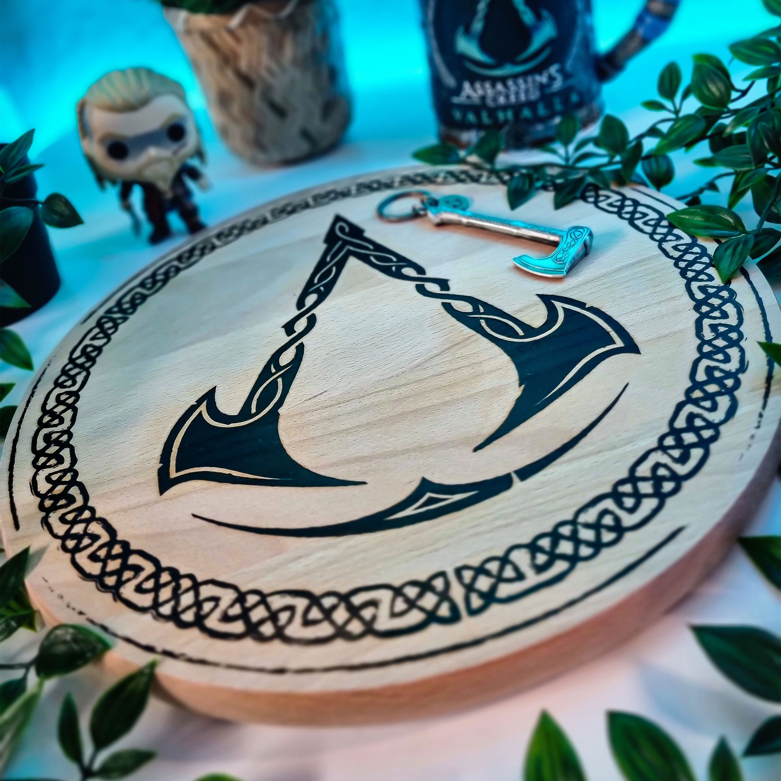 Produktbild Assassin's Creed - Valhalla Logo Schneidebrett Buche