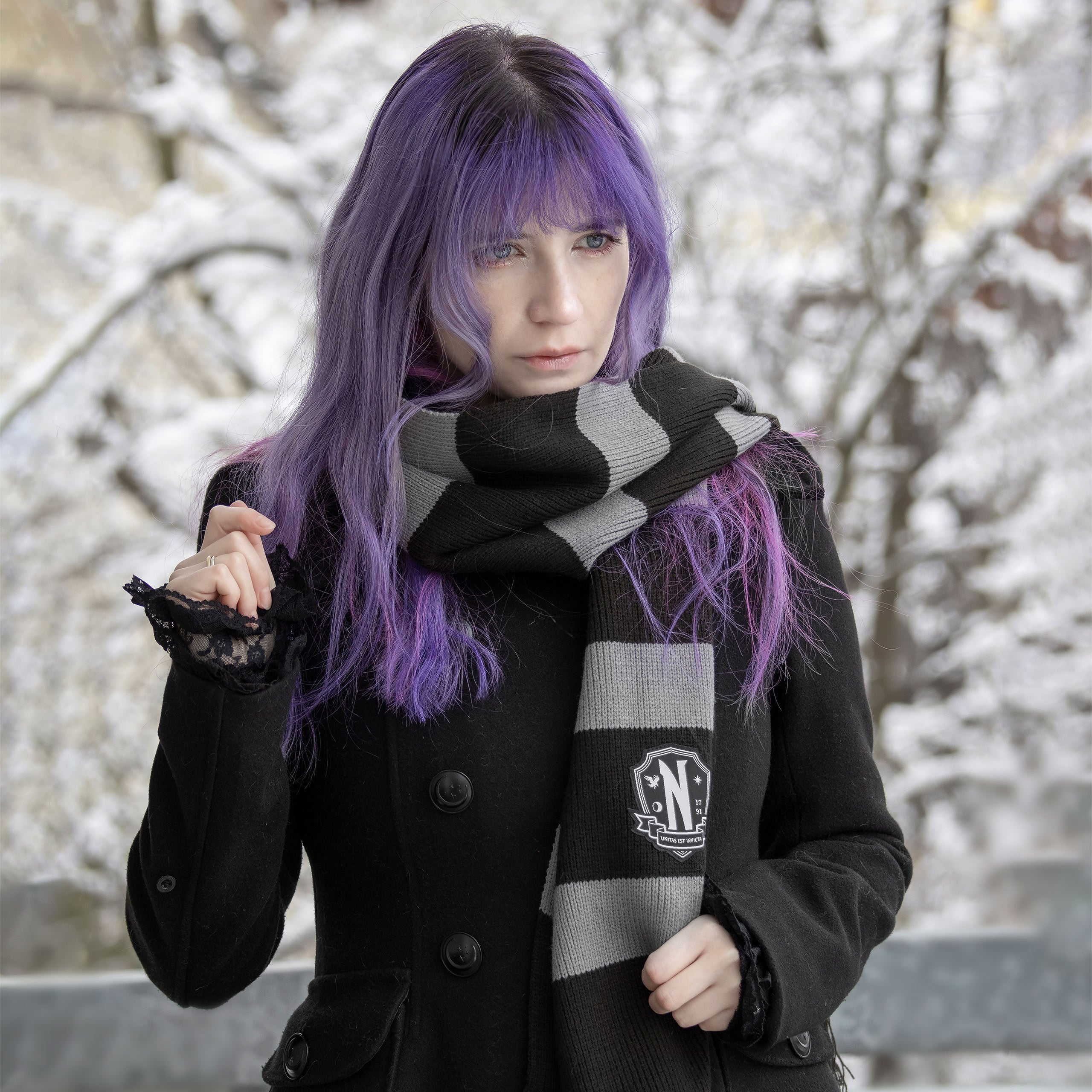 Produktbild Wednesday - Nevermore Academy Schal