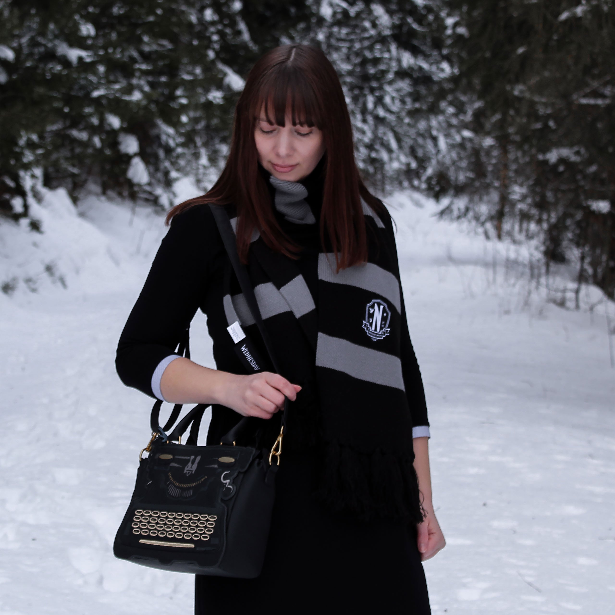 Produktbild Wednesday - Nevermore Academy Schal