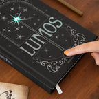 Produktbild Harry Potter - Lumos Maxima Notizbuch mit Lichteffekt