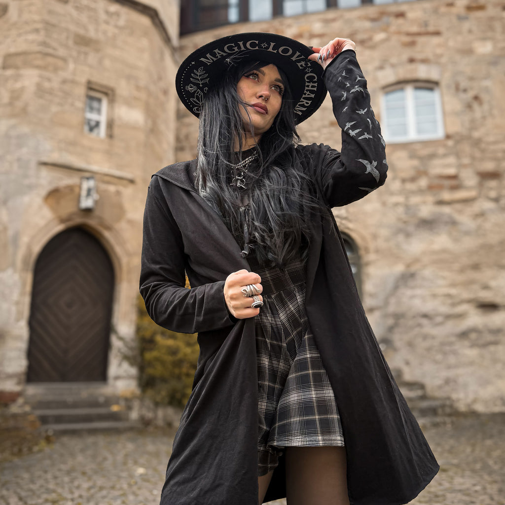 Produktbild Wednesday - Solitude Suits Me Kapuzen Cardigan