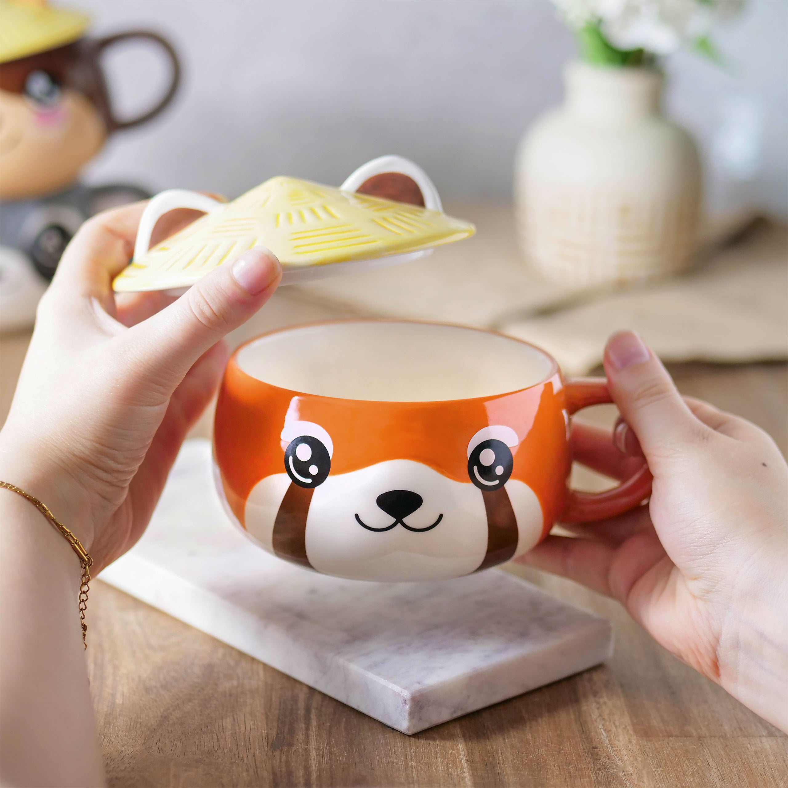Produktbild Roter Panda Kawaii Tasse mit Deckel für Anime Fans
