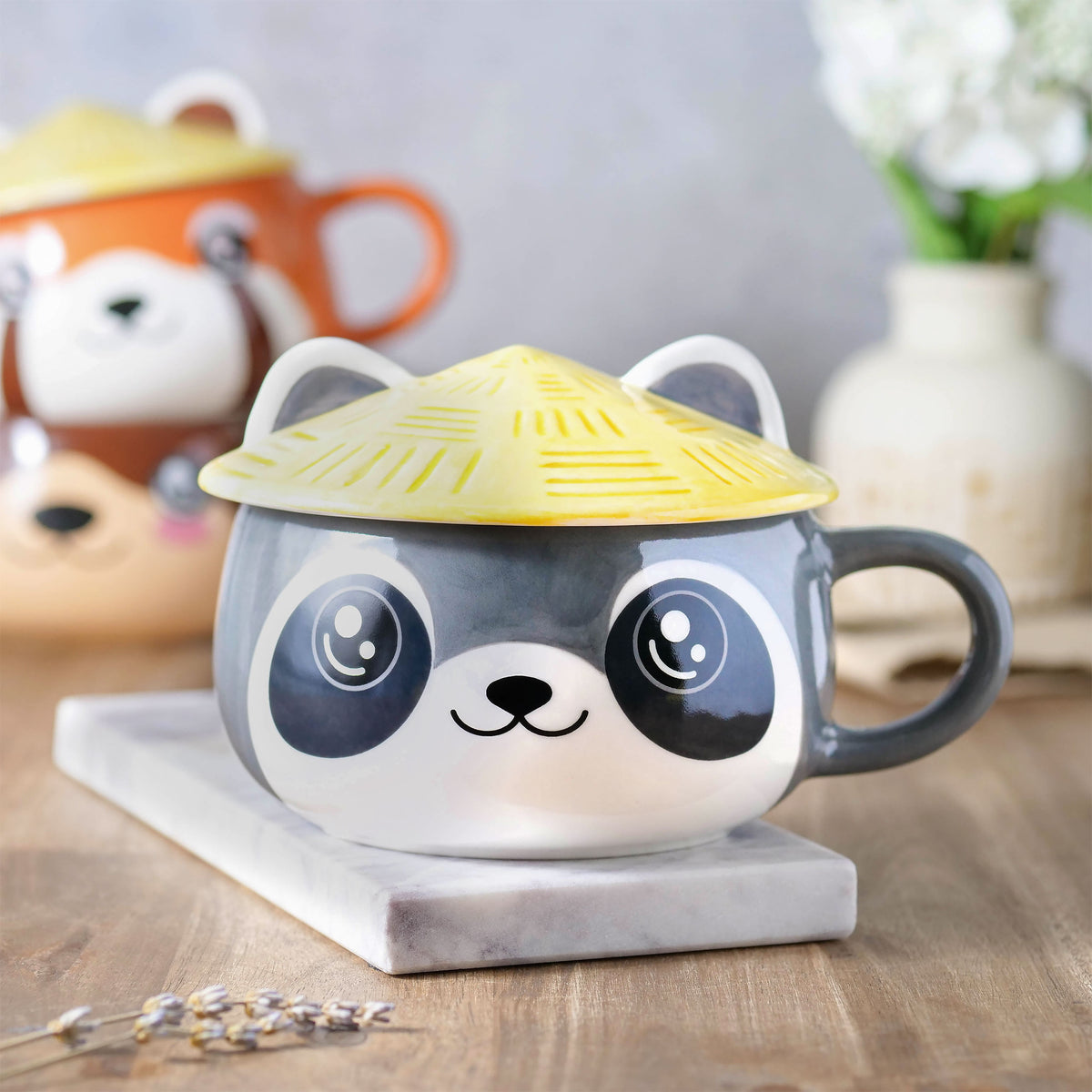 Produktbild Waschbär Kawaii Tasse mit Deckel für Anime Fans