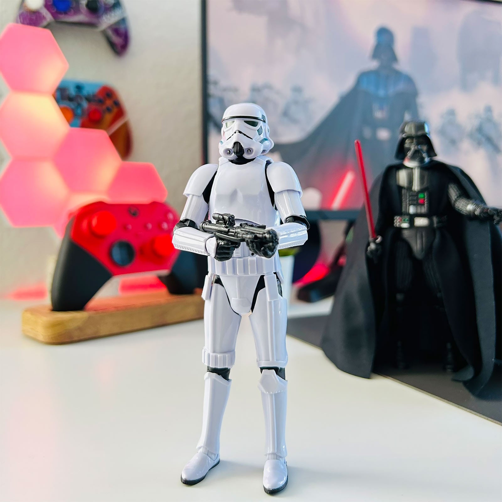 Produktbild Star Wars - Imperial Stormtrooper mit Blaster Black Series Actionfigur