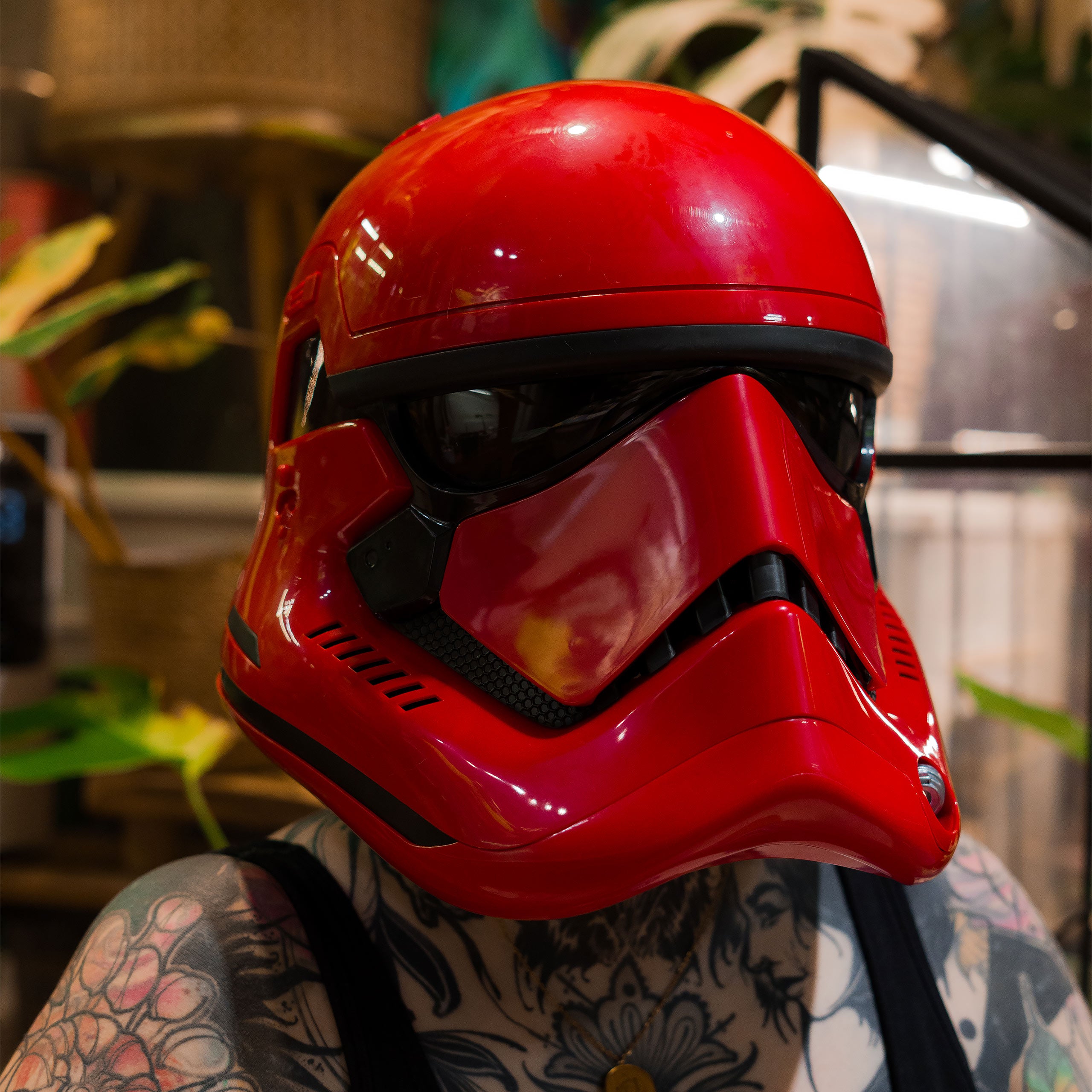 Produktbild Star Wars - Galaxy‘s Edge Captain Cardinal Black Series Helm Replik