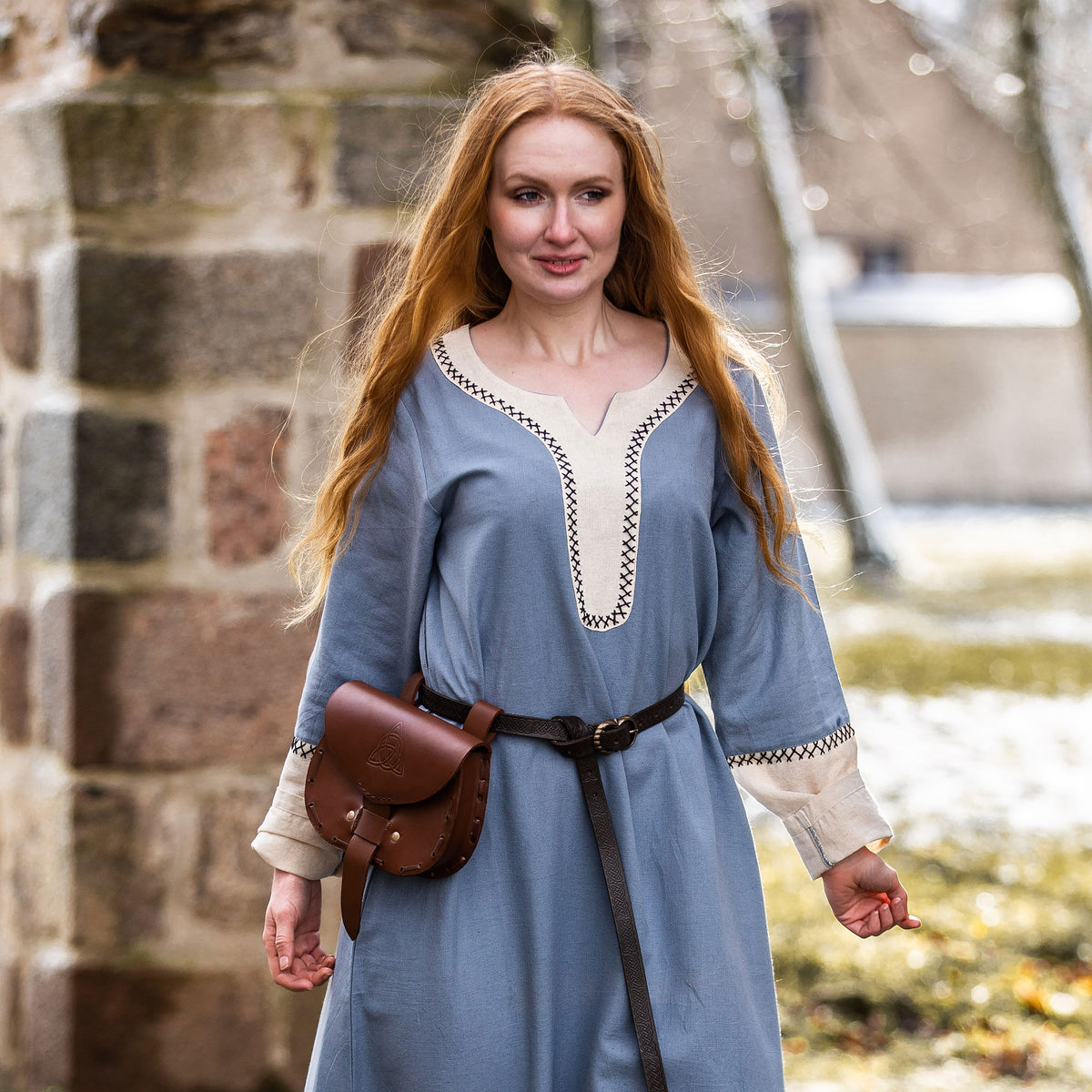 Produktbild Mittelalter Kleid mit Handstickerei blau