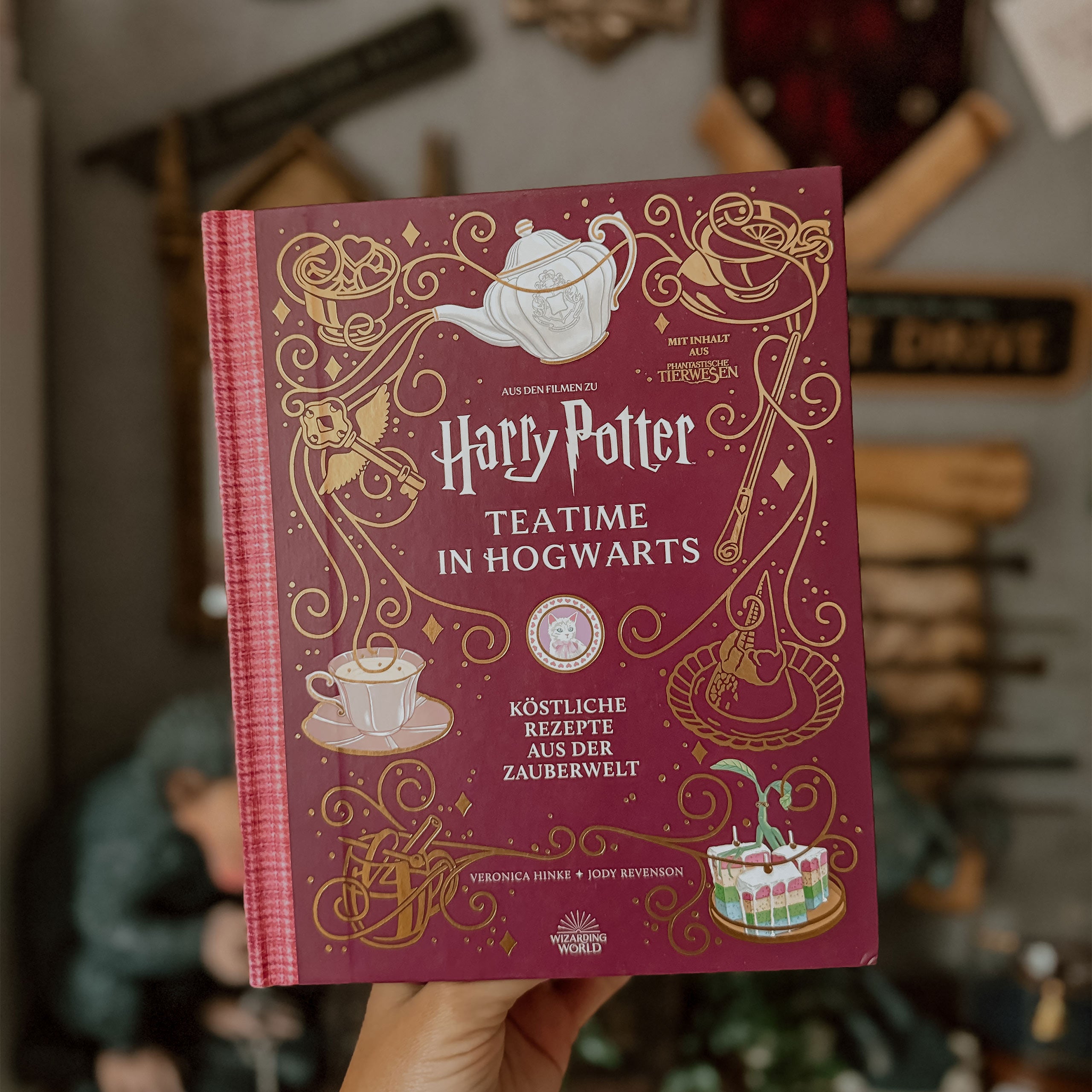 Produktbild Harry Potter - Teatime in Hogwarts - Köstliche Rezepte aus der Zauberwelt