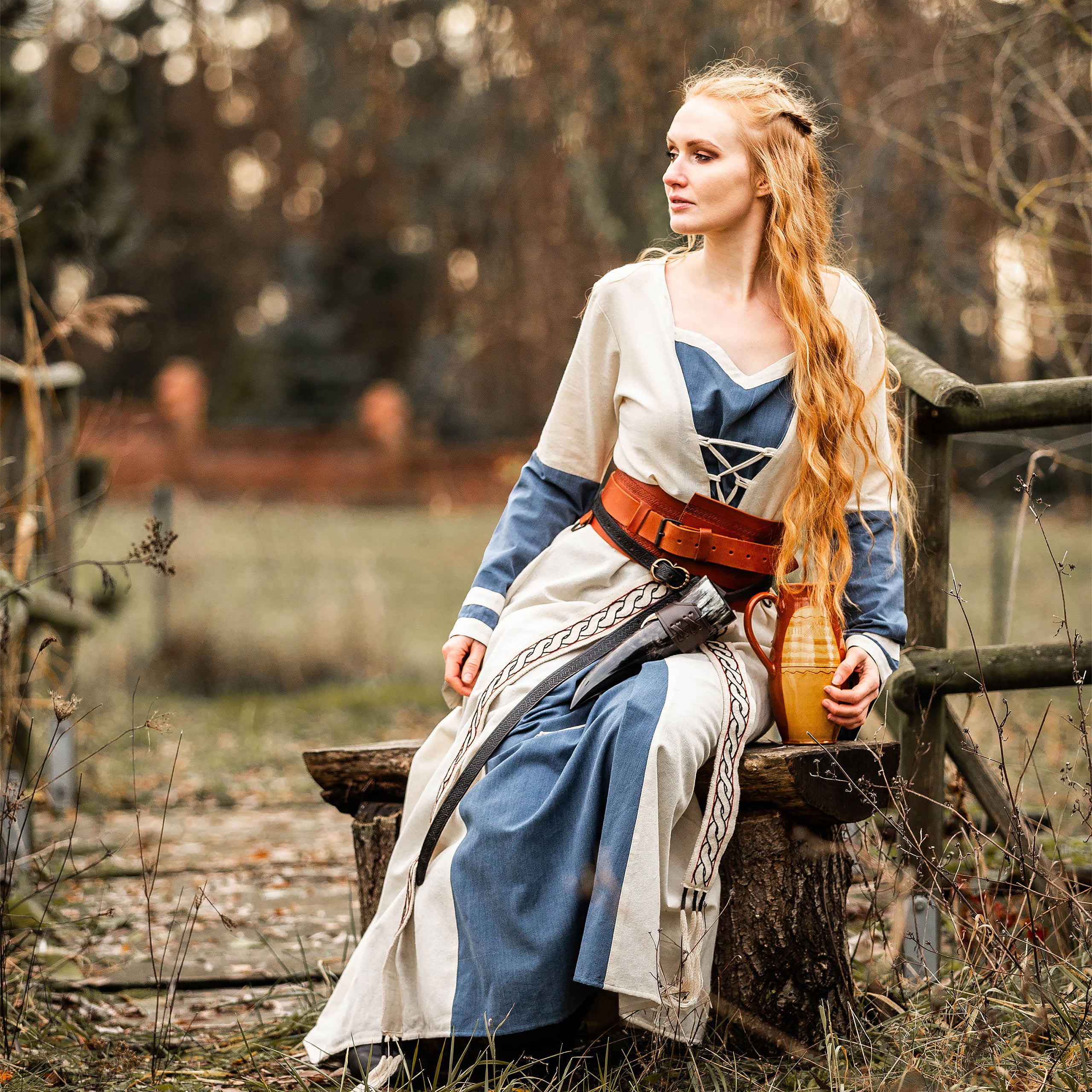 Produktbild Mittelalter Kleid mit Trompetenärmeln blau-natur